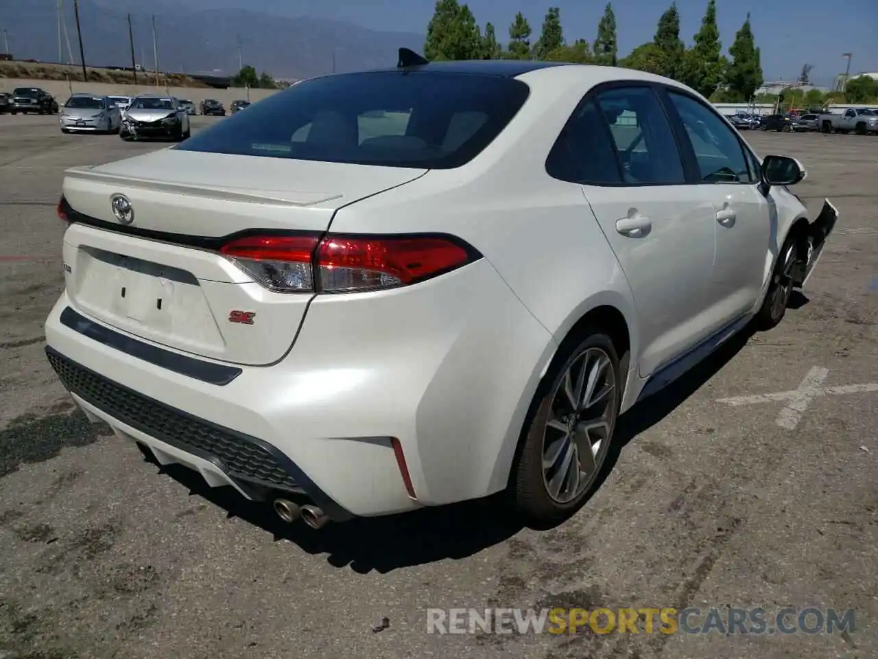 4 Photograph of a damaged car 5YFS4MCE9MP084391 TOYOTA COROLLA 2021