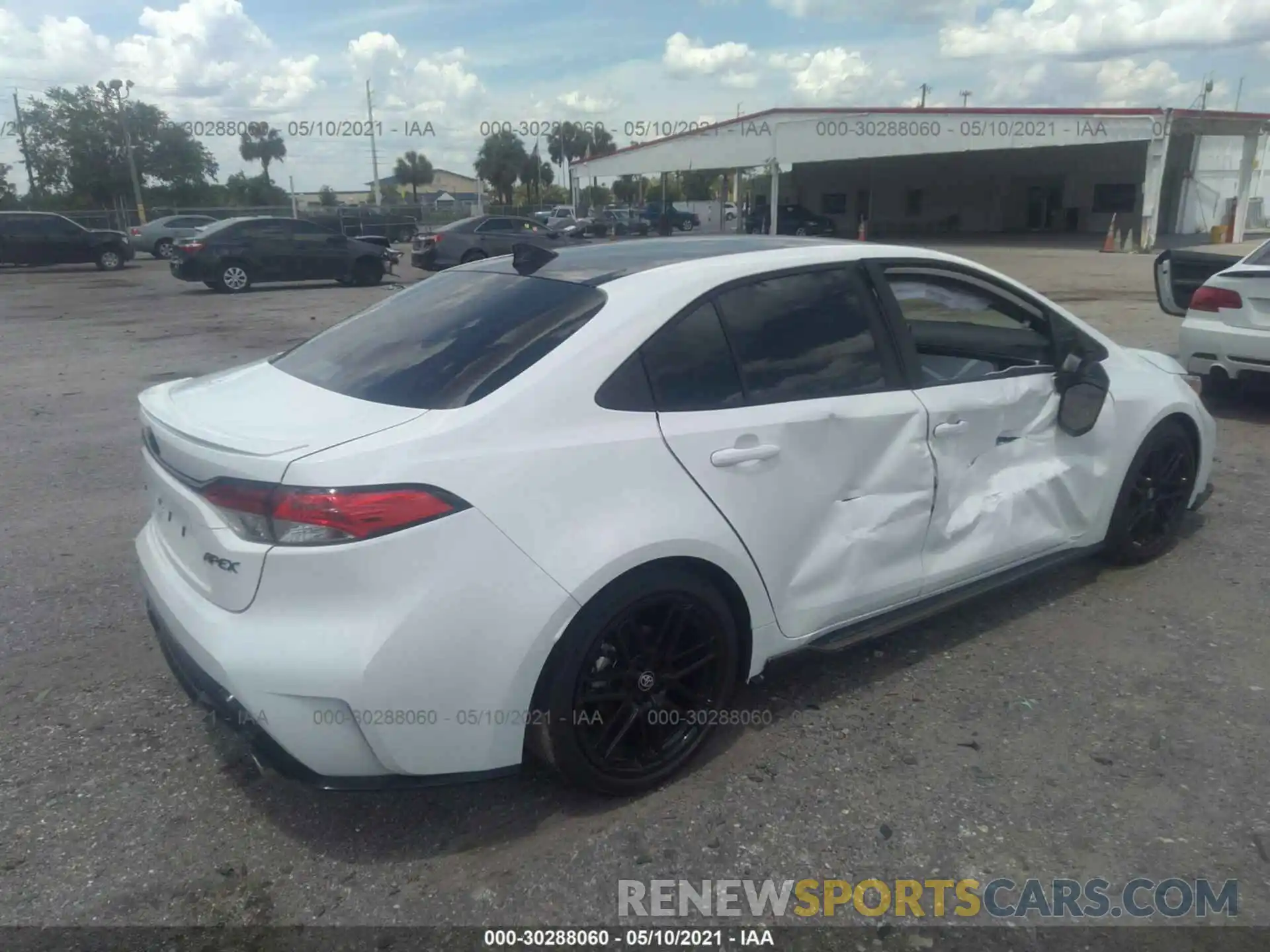 4 Photograph of a damaged car 5YFS4MCE9MP084794 TOYOTA COROLLA 2021