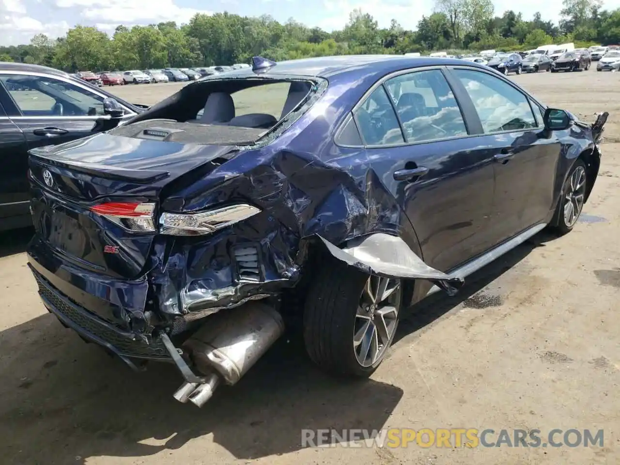 4 Photograph of a damaged car 5YFS4MCE9MP088084 TOYOTA COROLLA 2021