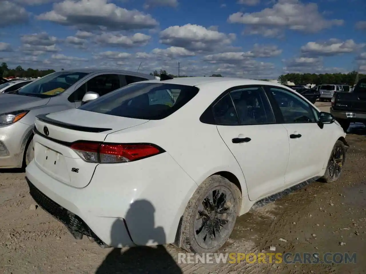 4 Photograph of a damaged car 5YFS4MCEXMP064134 TOYOTA COROLLA 2021