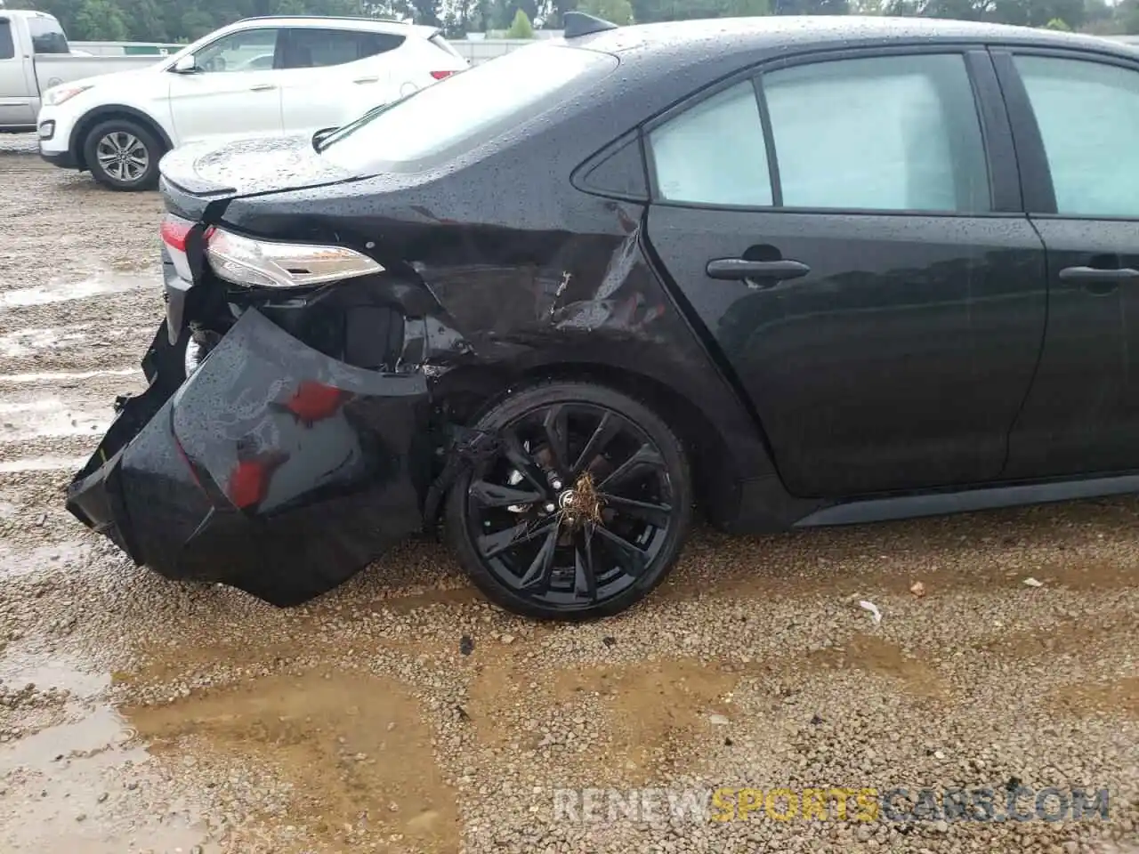 9 Photograph of a damaged car 5YFS4MCEXMP095867 TOYOTA COROLLA 2021