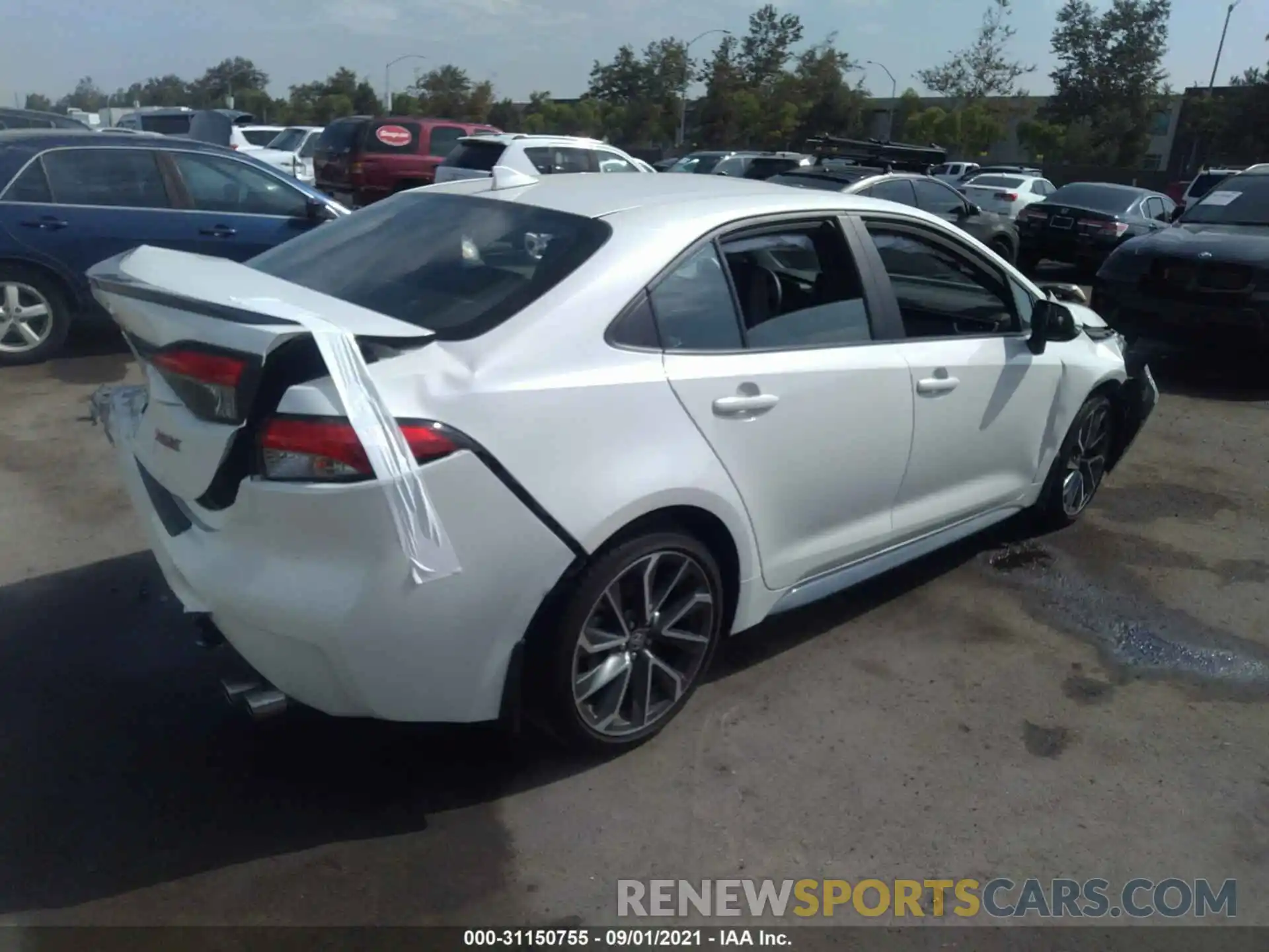 4 Photograph of a damaged car 5YFT4MCE0MP064762 TOYOTA COROLLA 2021