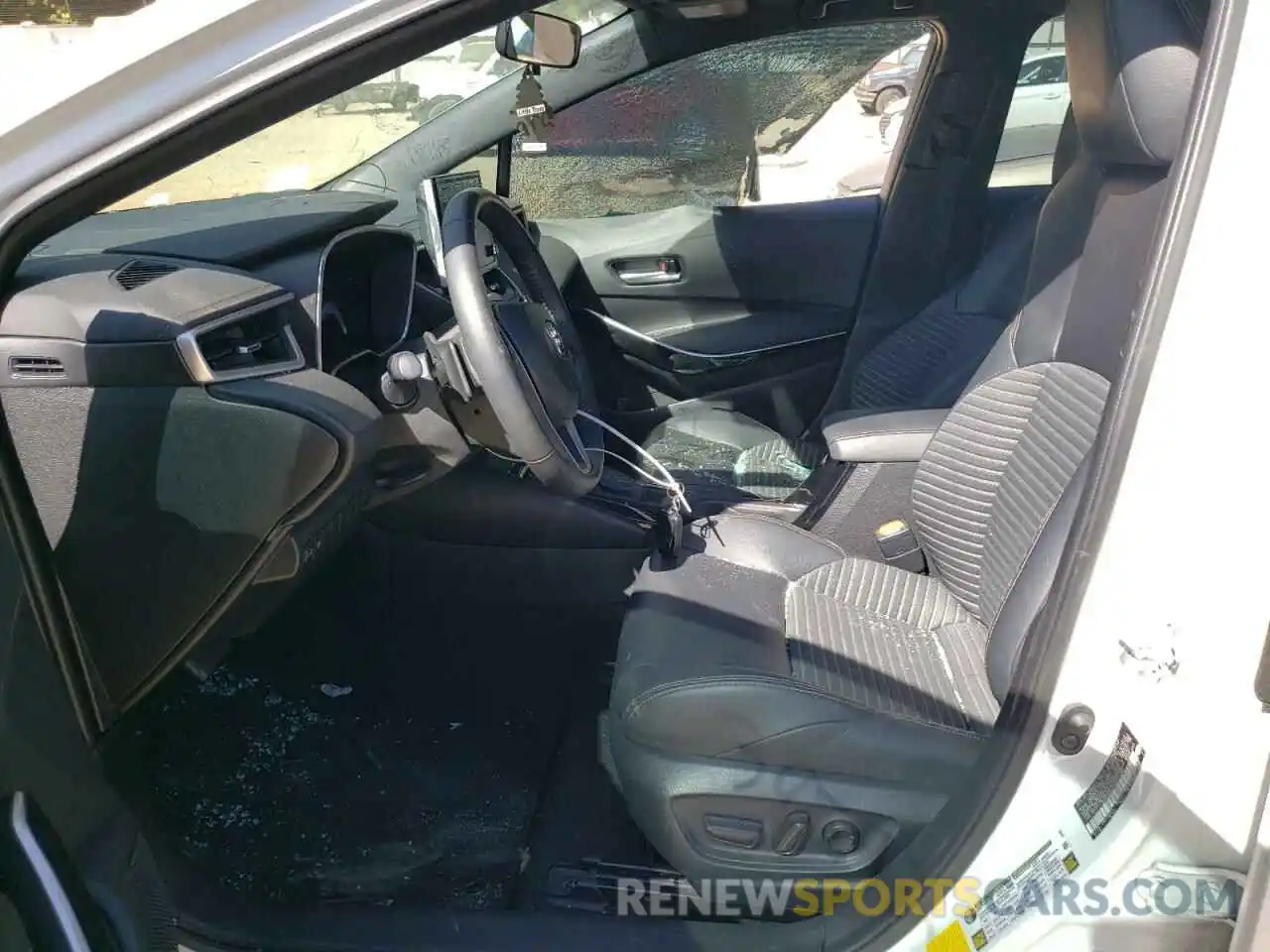 5 Photograph of a damaged car 5YFT4MCE0MP076183 TOYOTA COROLLA 2021