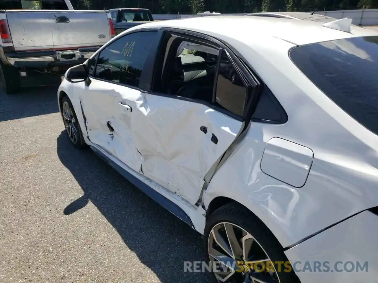 9 Photograph of a damaged car 5YFT4MCE0MP097809 TOYOTA COROLLA 2021