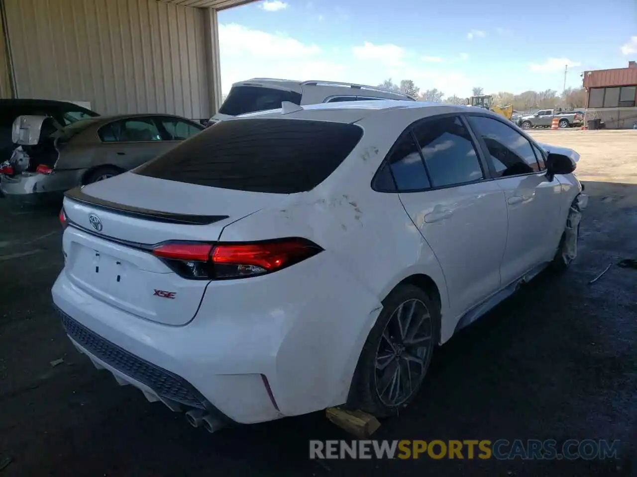 4 Photograph of a damaged car 5YFT4MCE1MP079500 TOYOTA COROLLA 2021