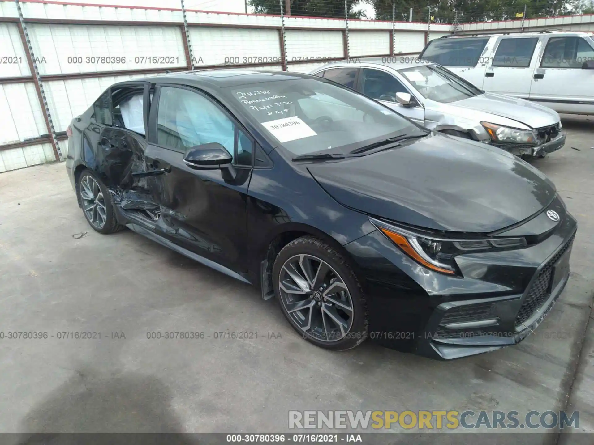 1 Photograph of a damaged car 5YFT4MCE2MP078758 TOYOTA COROLLA 2021