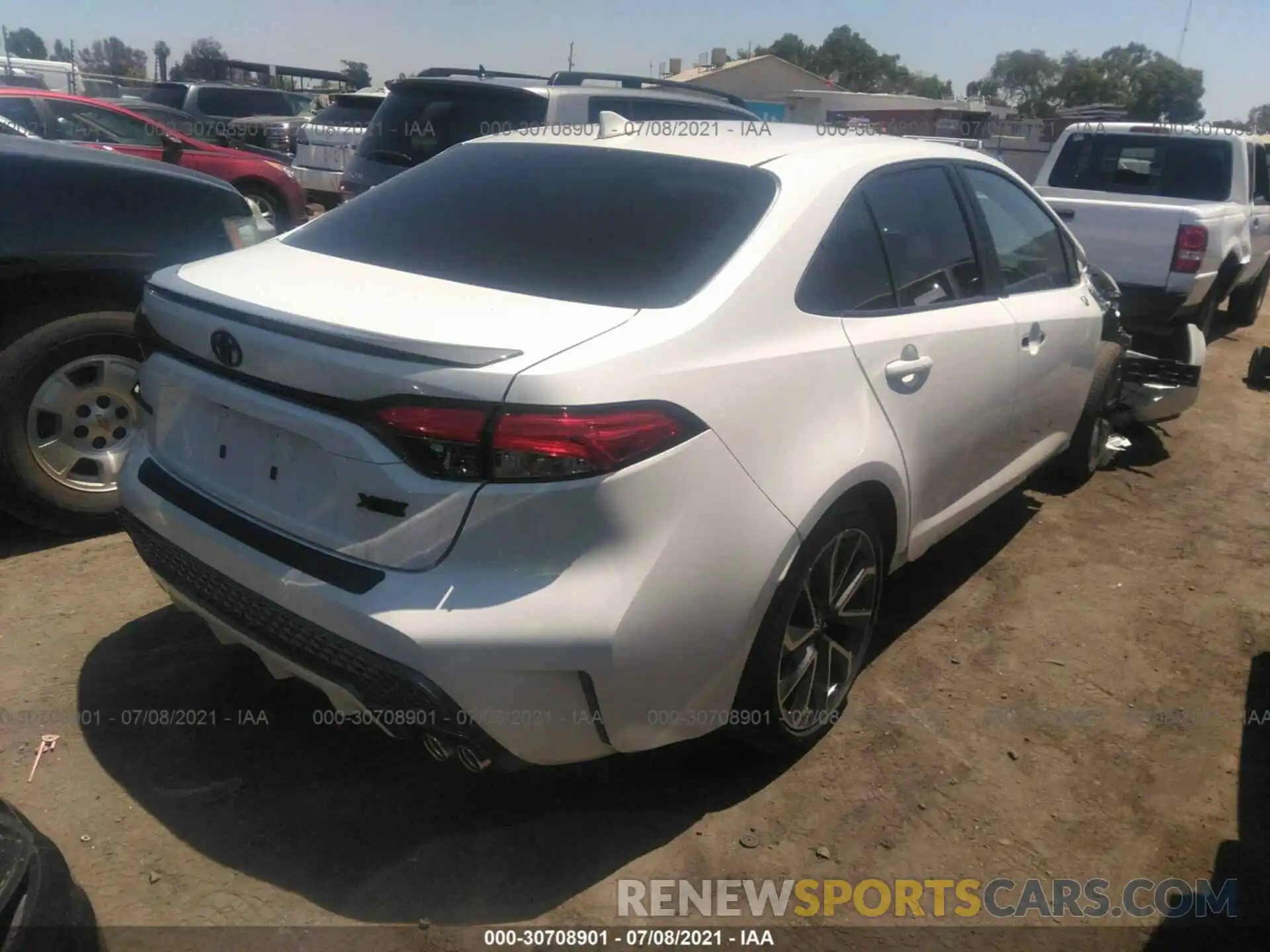 4 Photograph of a damaged car 5YFT4MCE2MP088660 TOYOTA COROLLA 2021