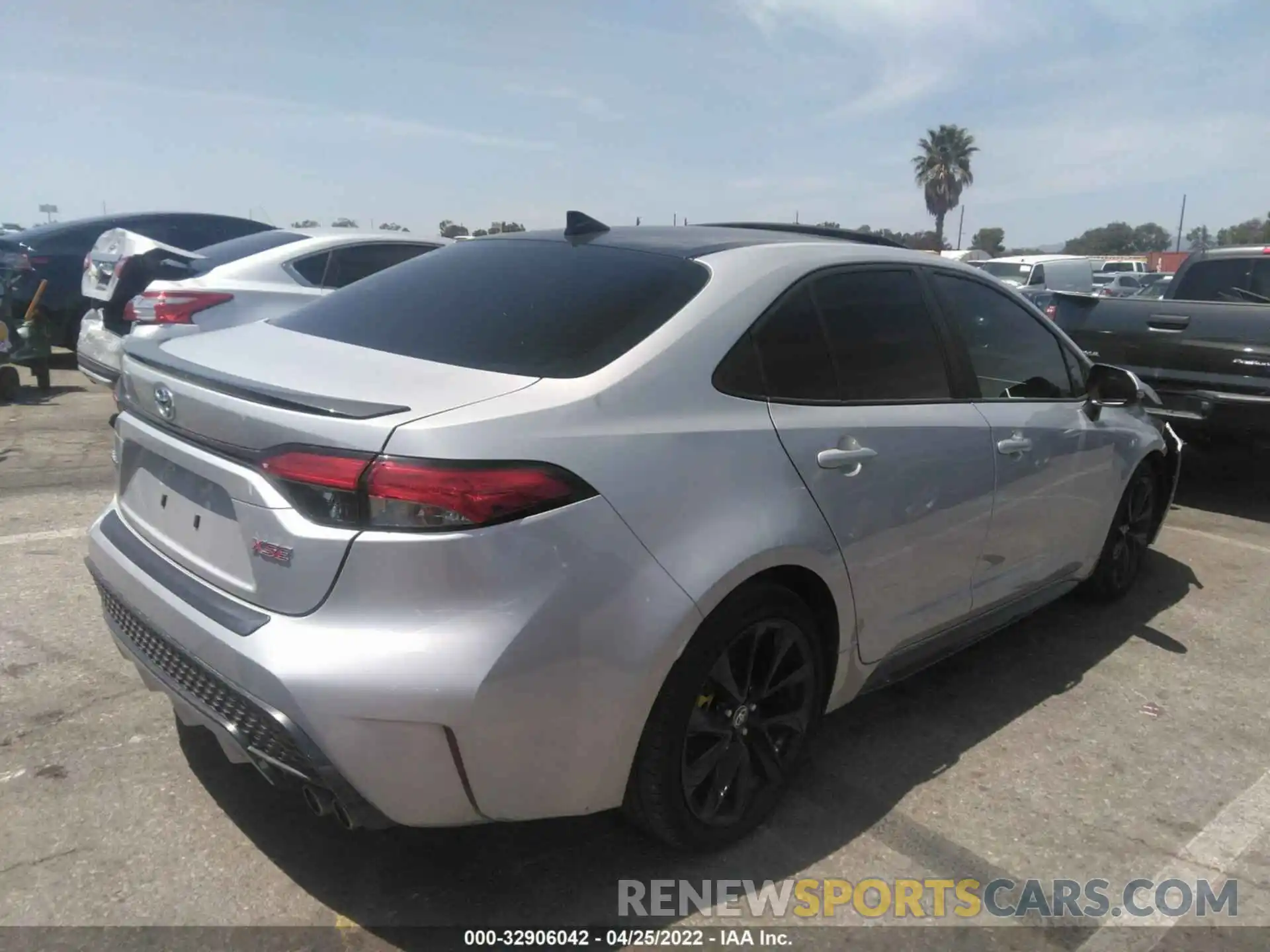 4 Photograph of a damaged car 5YFT4MCE3MP074783 TOYOTA COROLLA 2021