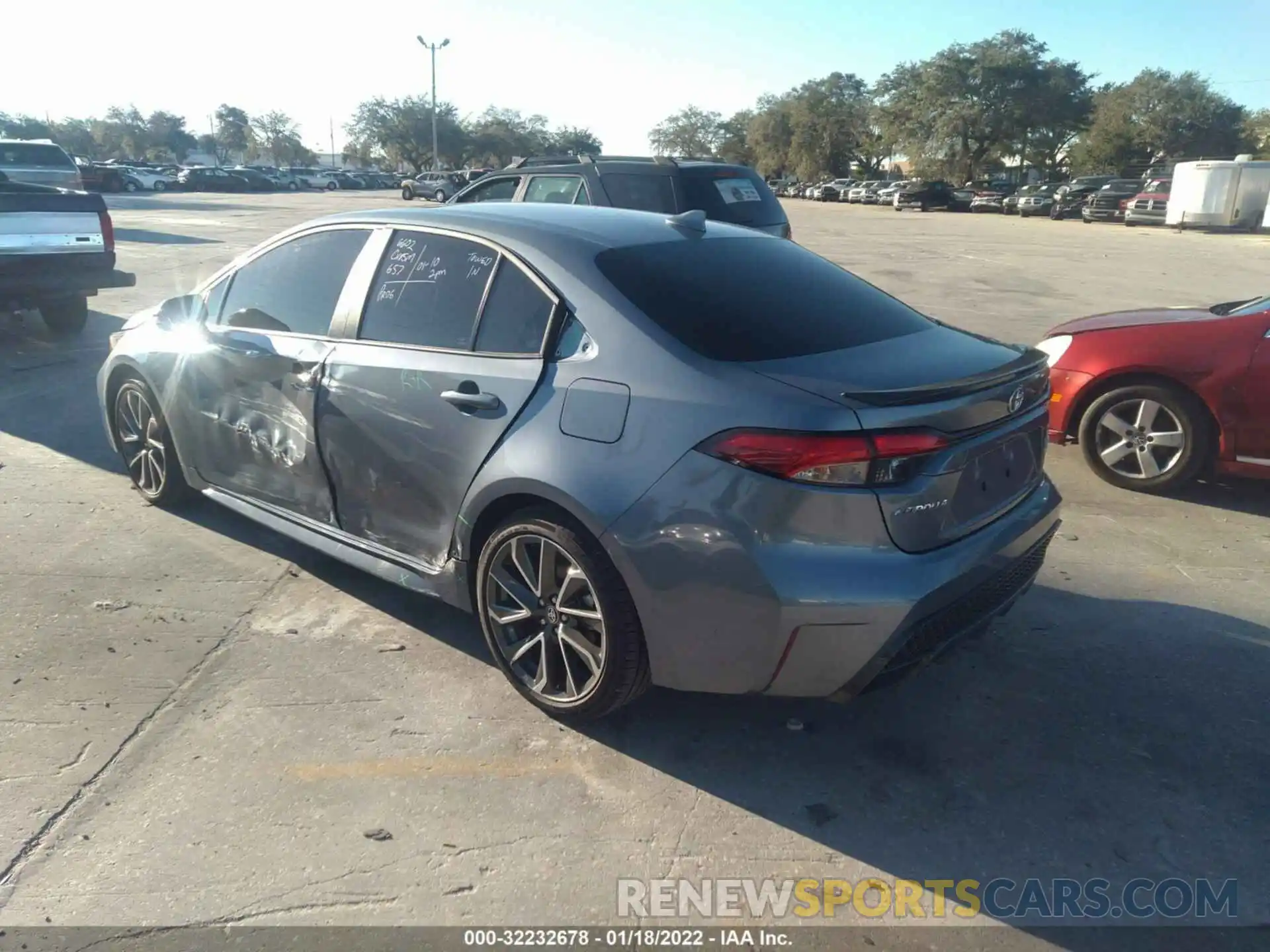 3 Photograph of a damaged car 5YFT4MCE3MP097206 TOYOTA COROLLA 2021