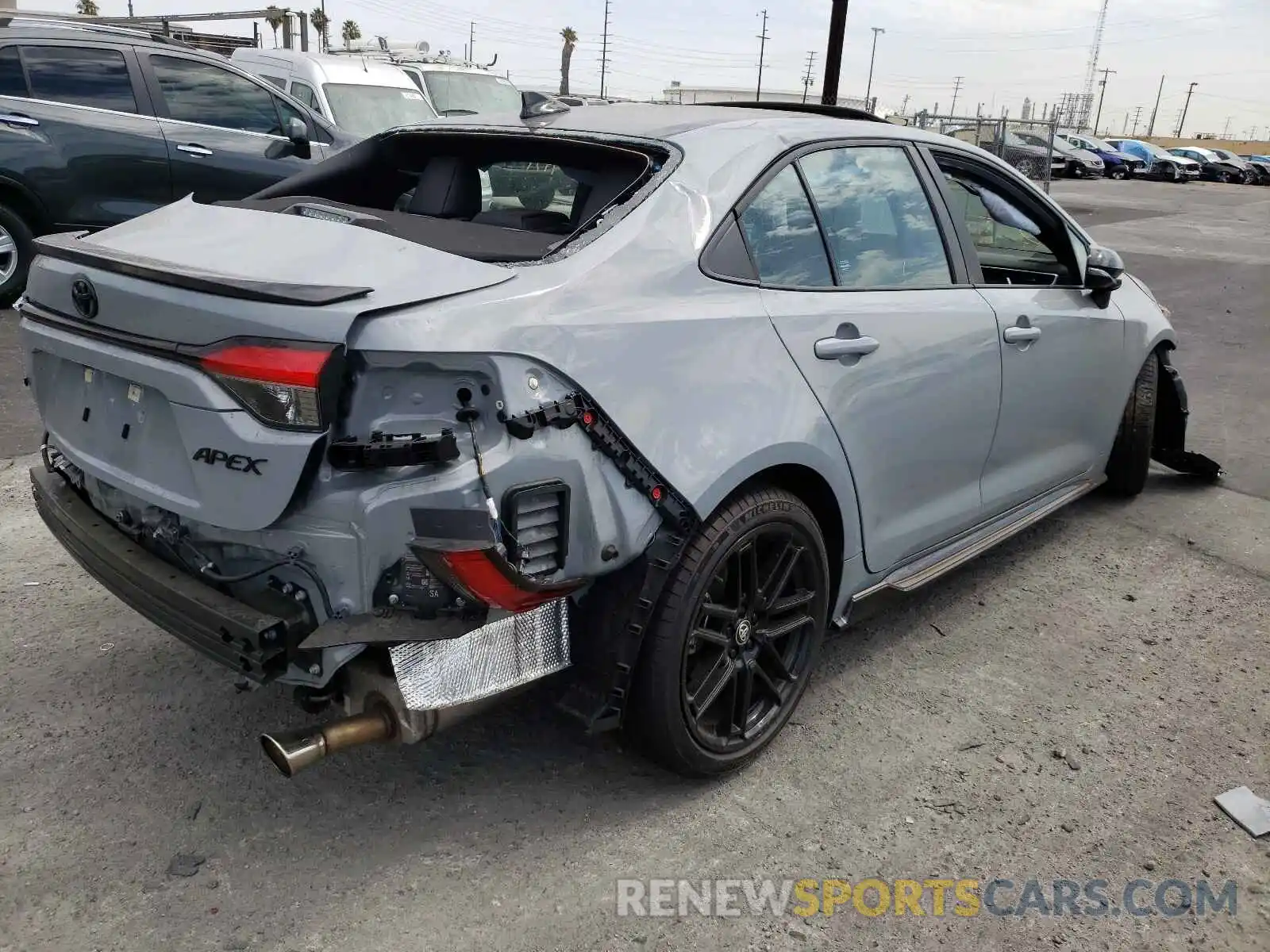 4 Photograph of a damaged car 5YFT4MCE4MP075408 TOYOTA COROLLA 2021