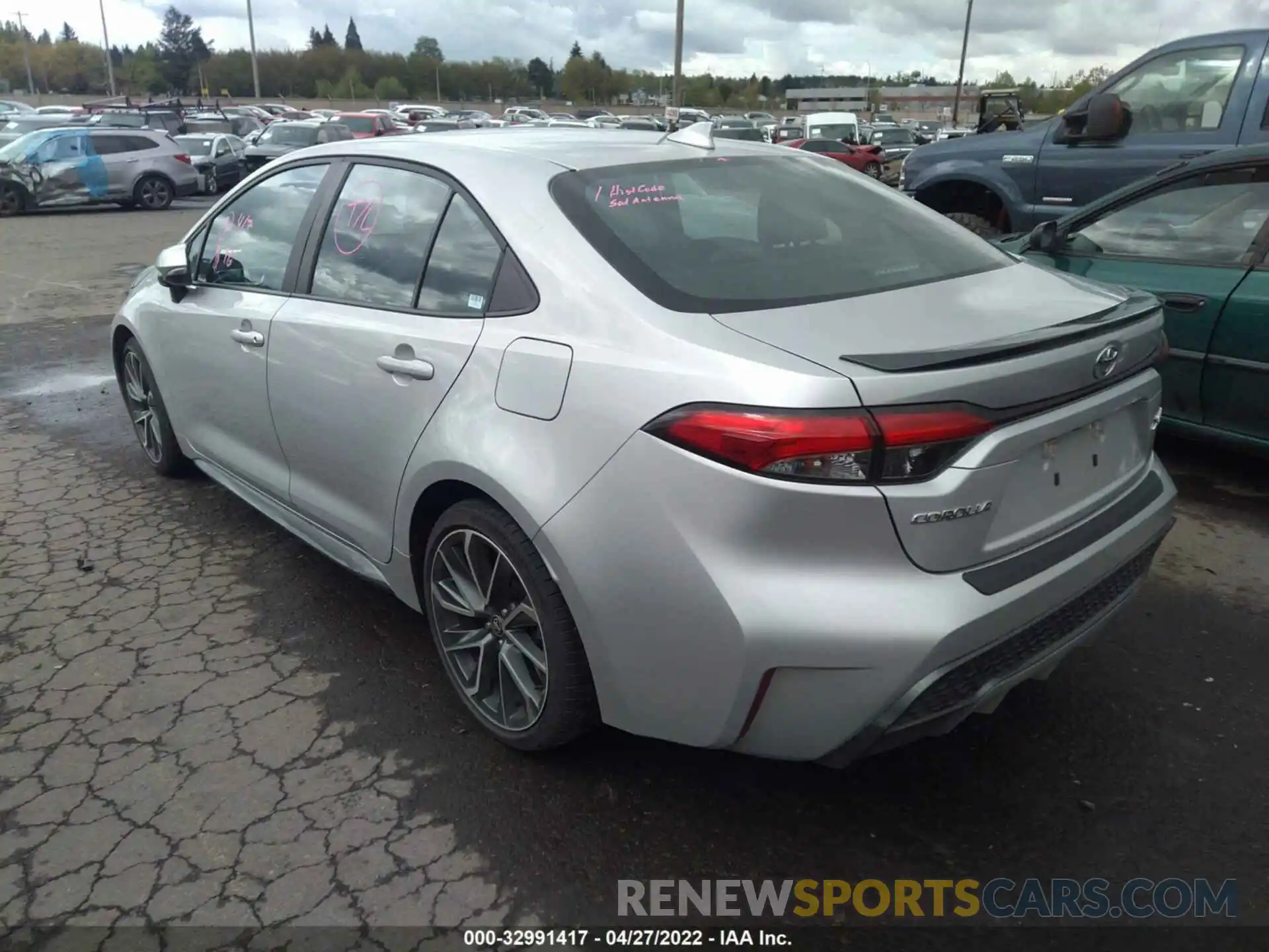 3 Photograph of a damaged car 5YFT4MCE4MP089504 TOYOTA COROLLA 2021