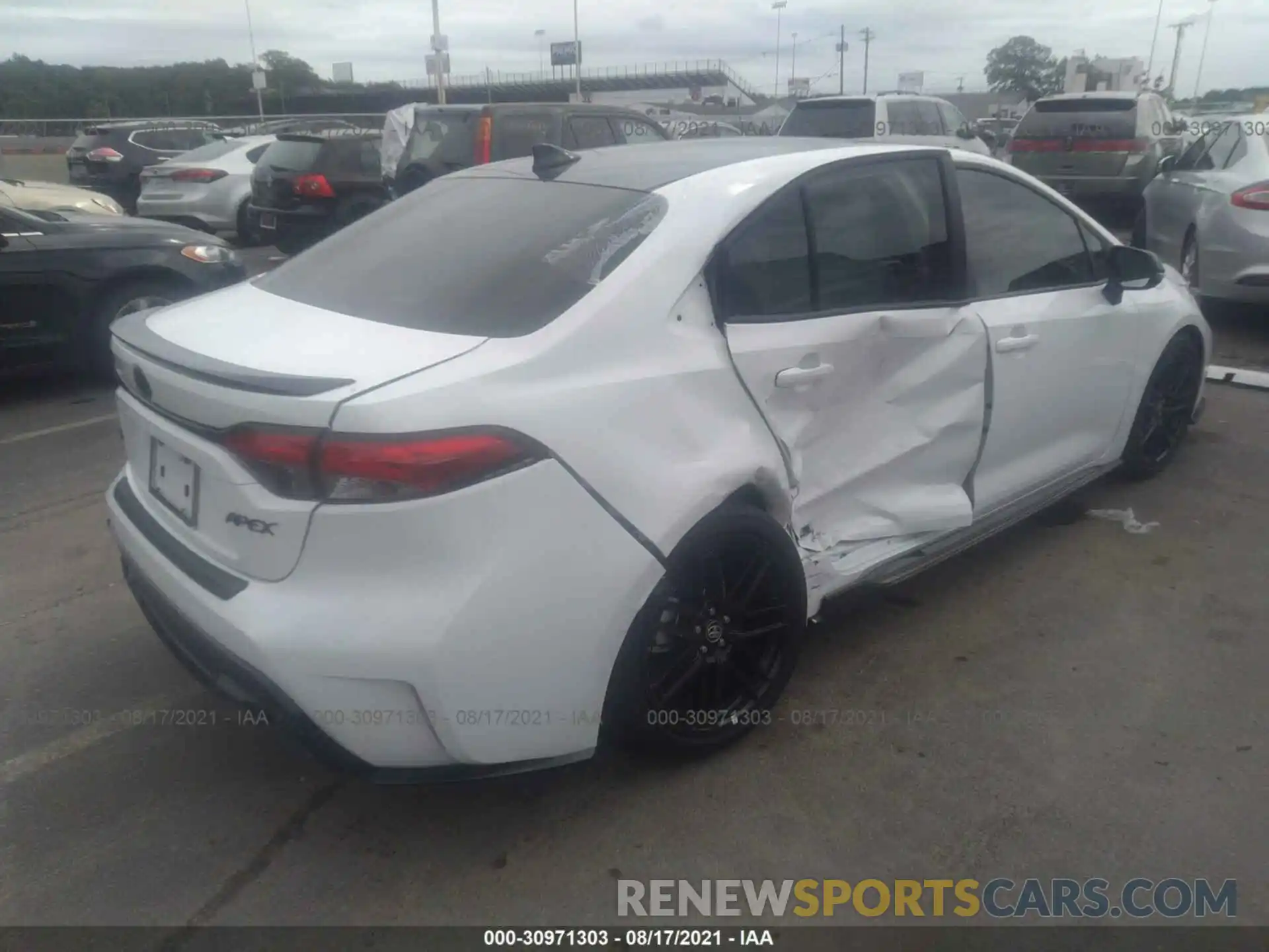 4 Photograph of a damaged car 5YFT4MCE6MP085857 TOYOTA COROLLA 2021