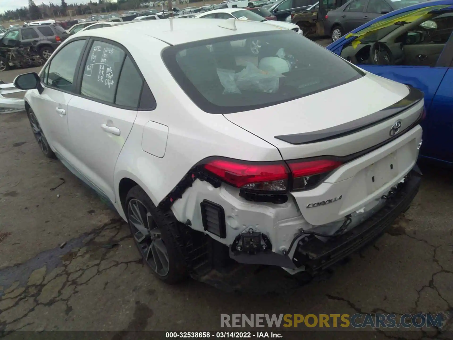 3 Photograph of a damaged car 5YFT4MCE6MP096499 TOYOTA COROLLA 2021