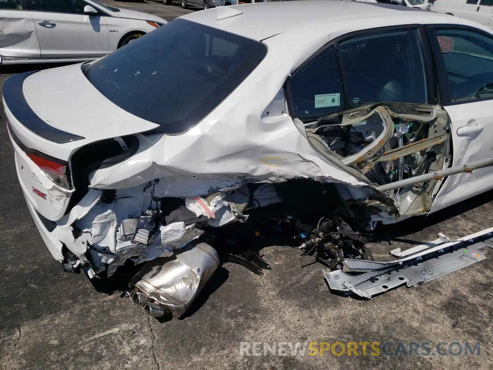 9 Photograph of a damaged car 5YFT4MCE7MP086340 TOYOTA COROLLA 2021