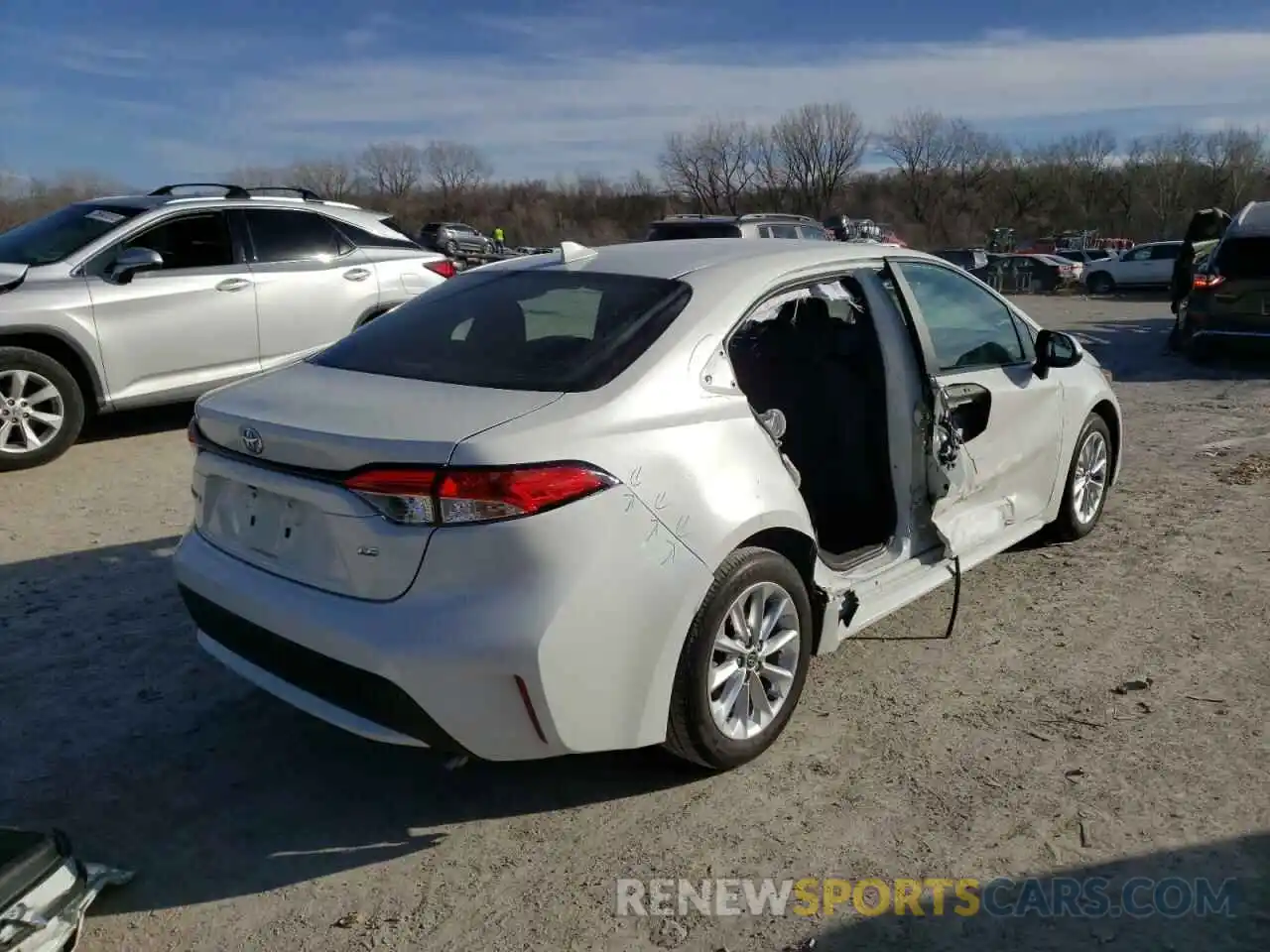 4 Photograph of a damaged car 5YFVPMAE5MP147395 TOYOTA COROLLA 2021