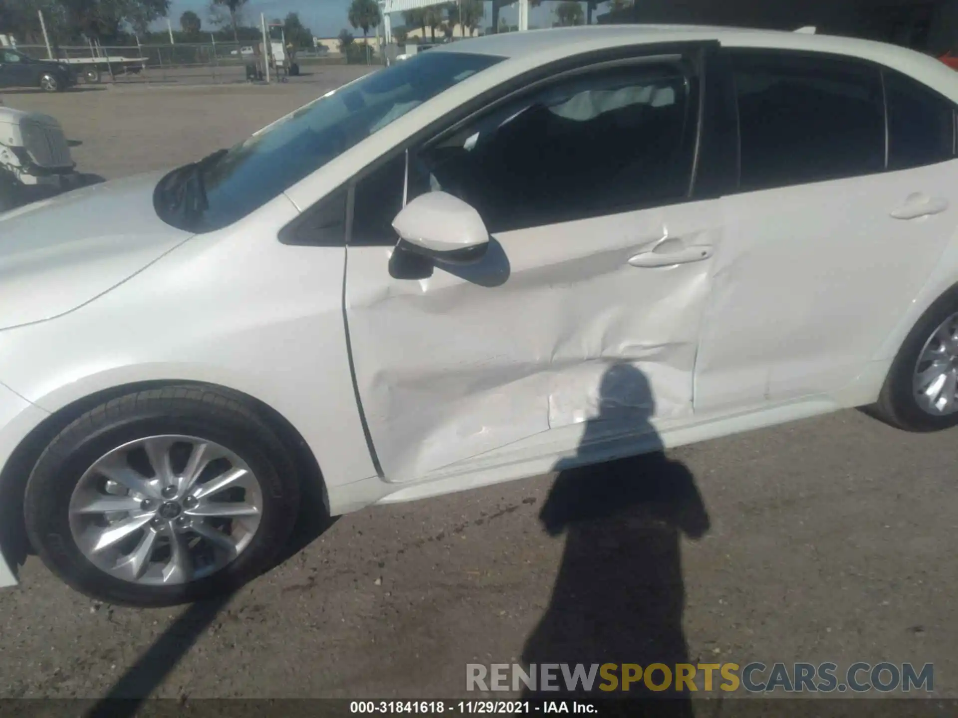 6 Photograph of a damaged car 5YFVPMAE9MP174177 TOYOTA COROLLA 2021