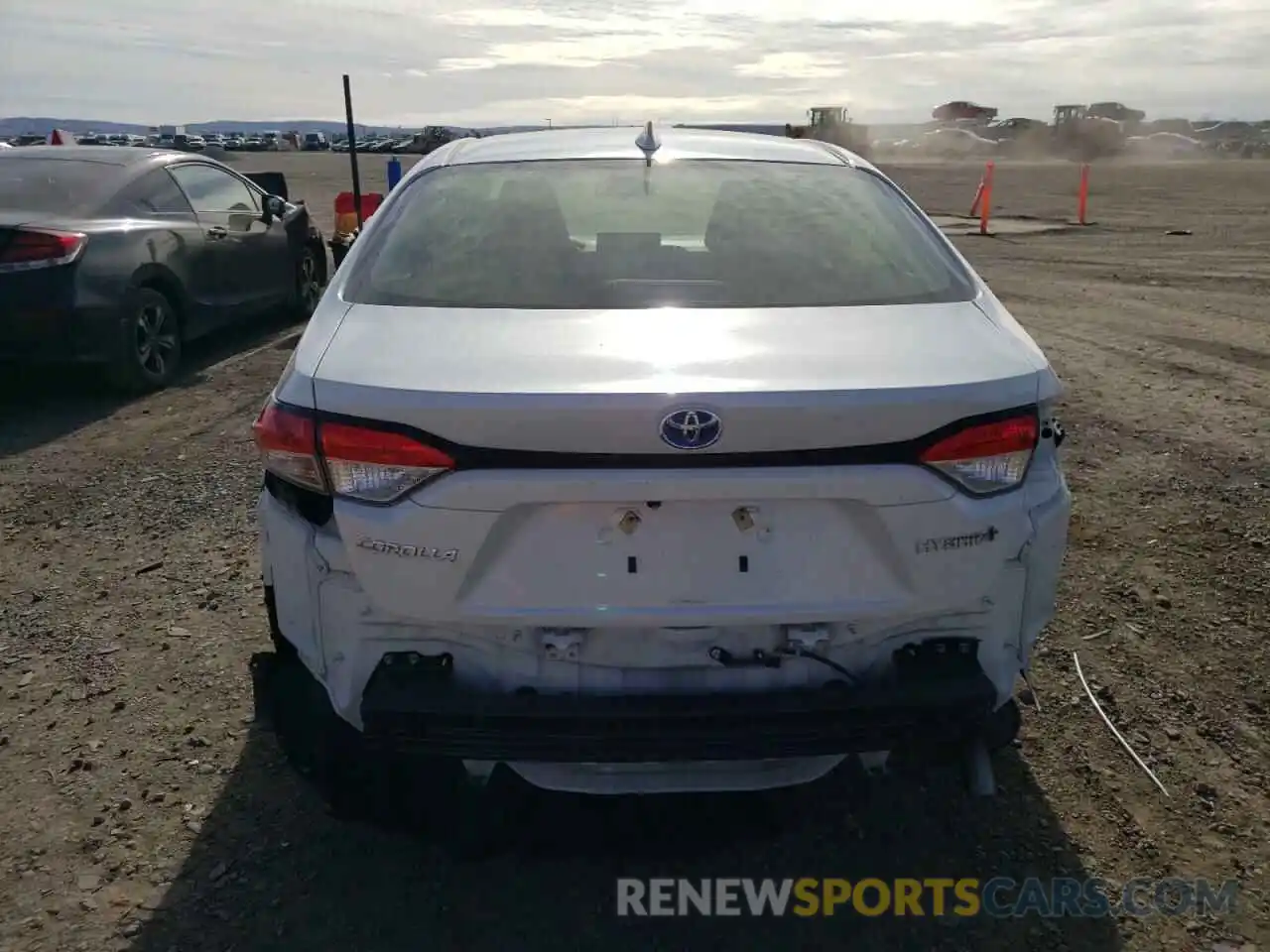 6 Photograph of a damaged car JTDEAMDE0MJ008549 TOYOTA COROLLA 2021