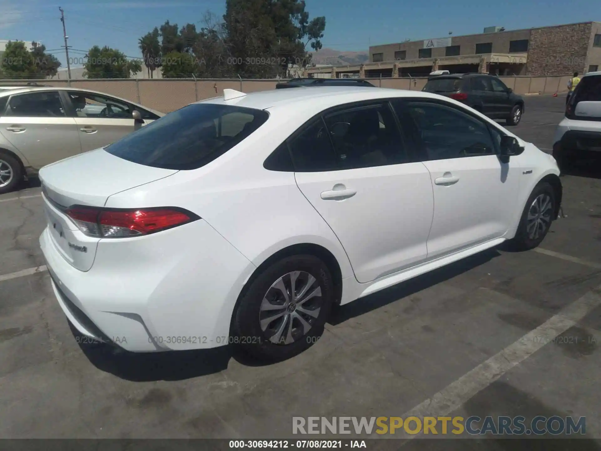 4 Photograph of a damaged car JTDEAMDE0MJ021432 TOYOTA COROLLA 2021