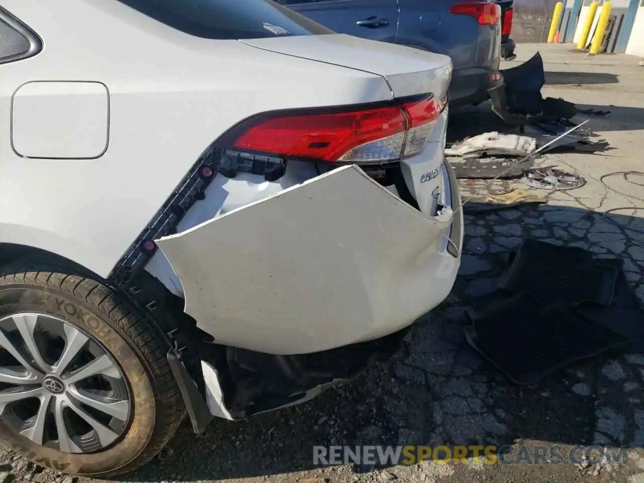 9 Photograph of a damaged car JTDEAMDE0MJ030373 TOYOTA COROLLA 2021