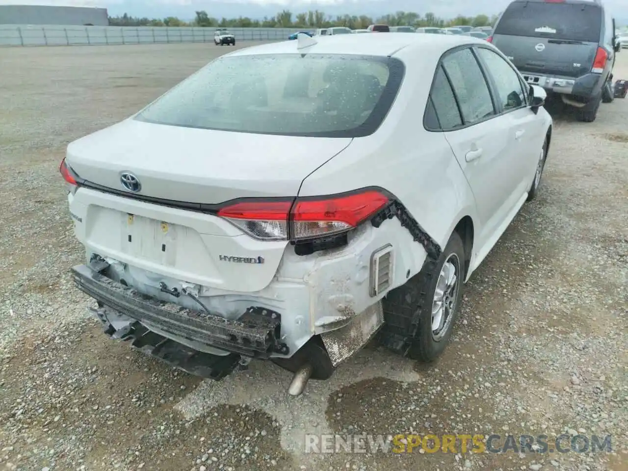 4 Photograph of a damaged car JTDEAMDE0MJ030633 TOYOTA COROLLA 2021