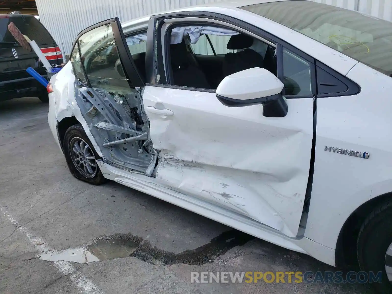 9 Photograph of a damaged car JTDEAMDE1MJ000167 TOYOTA COROLLA 2021