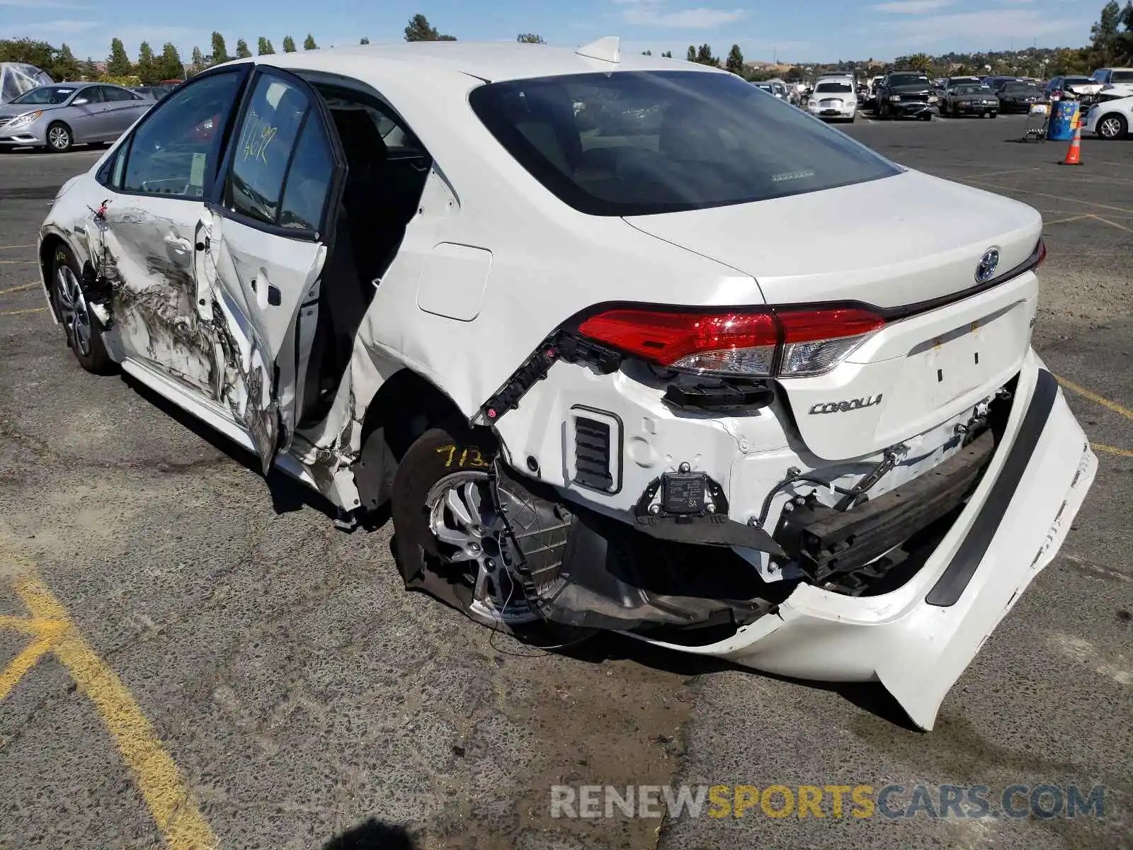 3 Photograph of a damaged car JTDEAMDE1MJ002579 TOYOTA COROLLA 2021