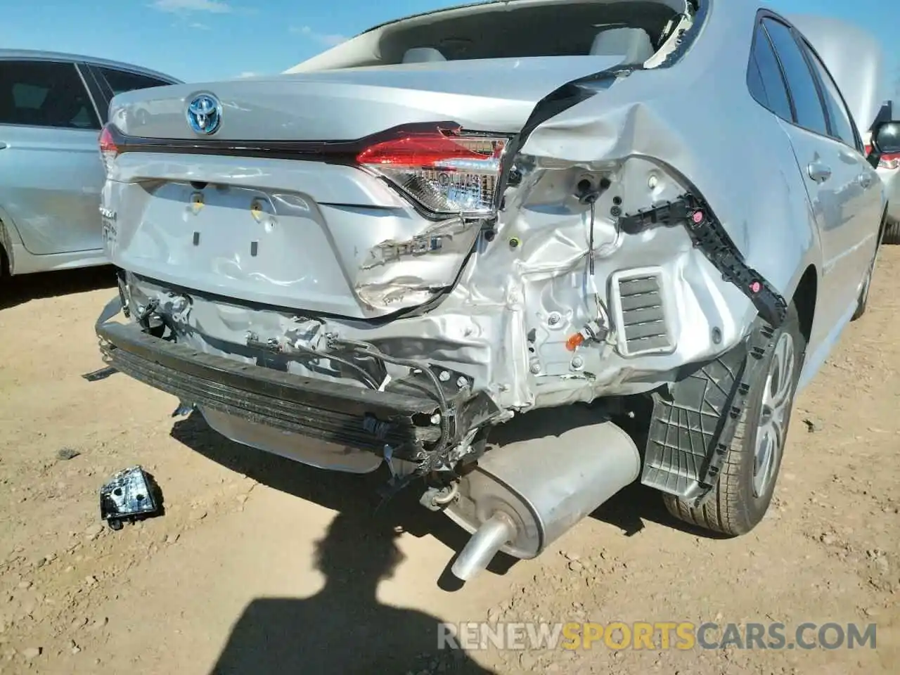 9 Photograph of a damaged car JTDEAMDE1MJ004557 TOYOTA COROLLA 2021