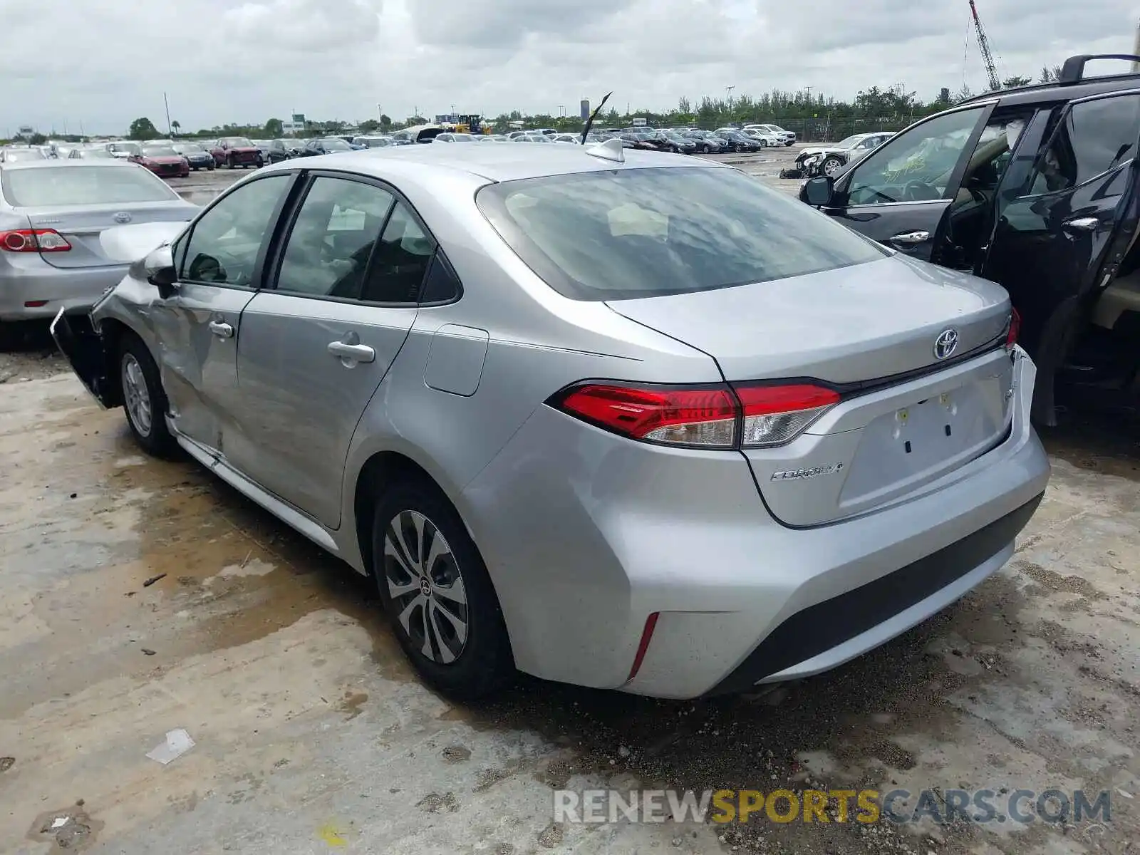 3 Photograph of a damaged car JTDEAMDE1MJ004865 TOYOTA COROLLA 2021