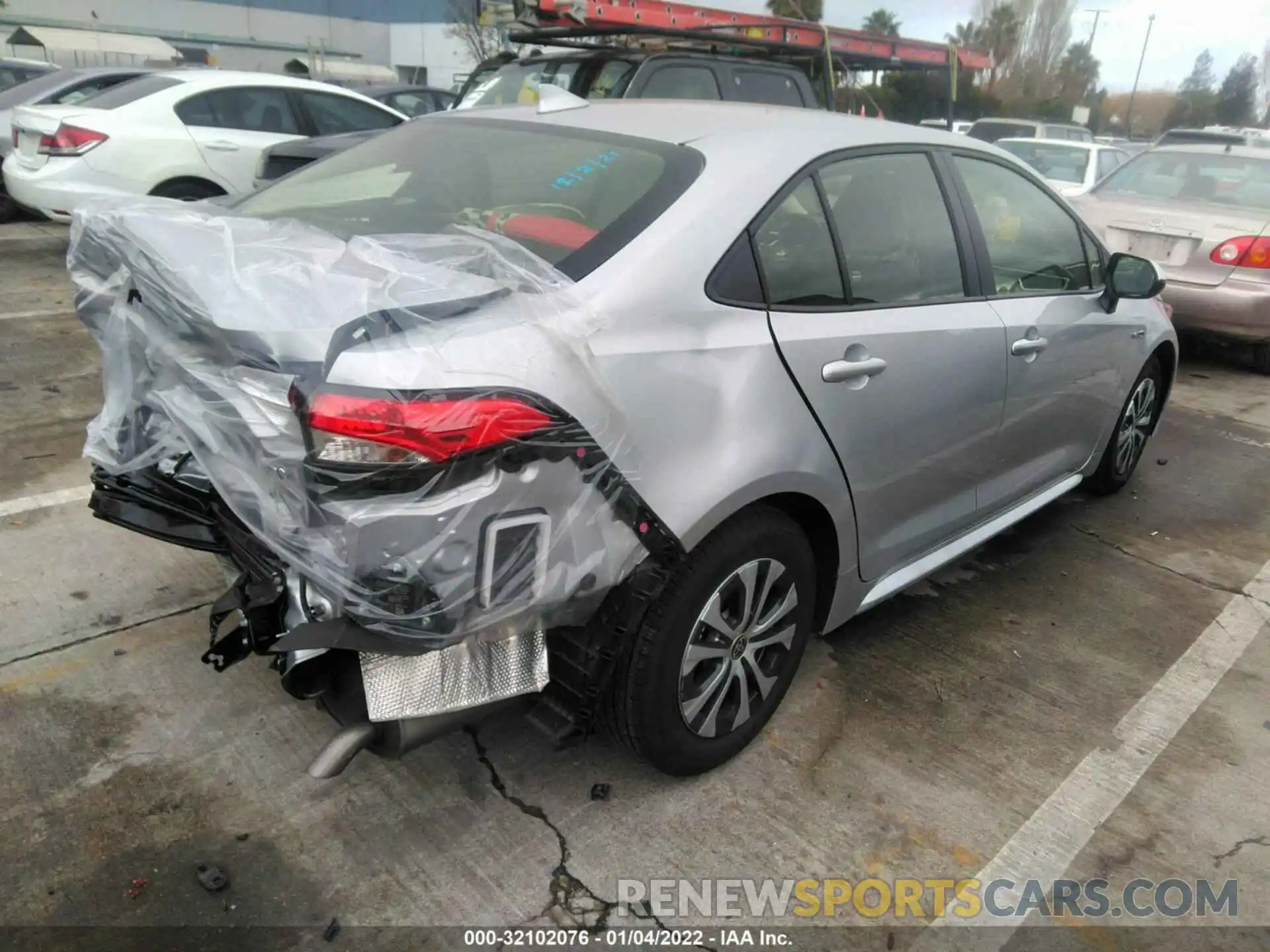 4 Photograph of a damaged car JTDEAMDE1MJ015252 TOYOTA COROLLA 2021