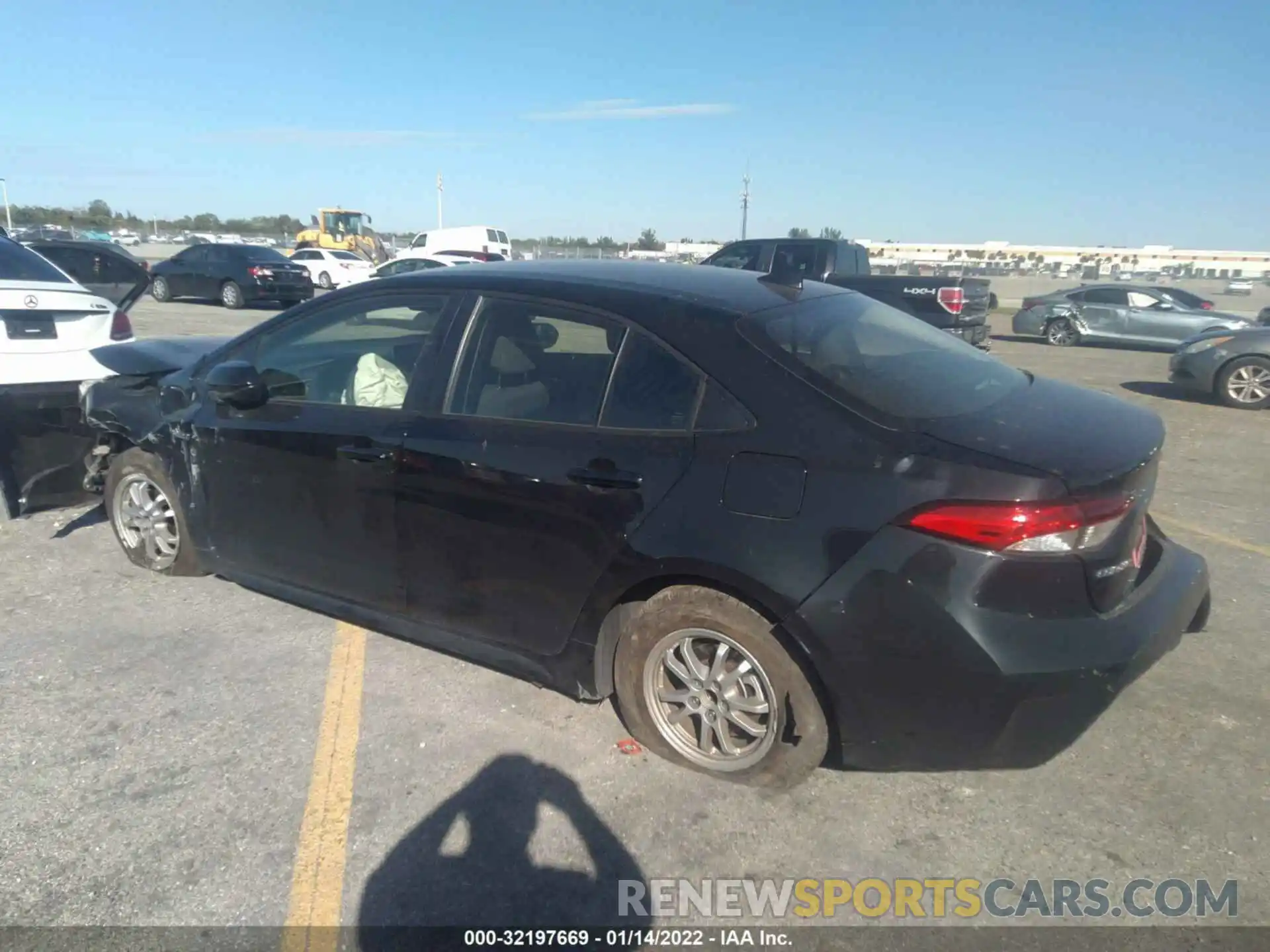 3 Photograph of a damaged car JTDEAMDE1MJ019236 TOYOTA COROLLA 2021