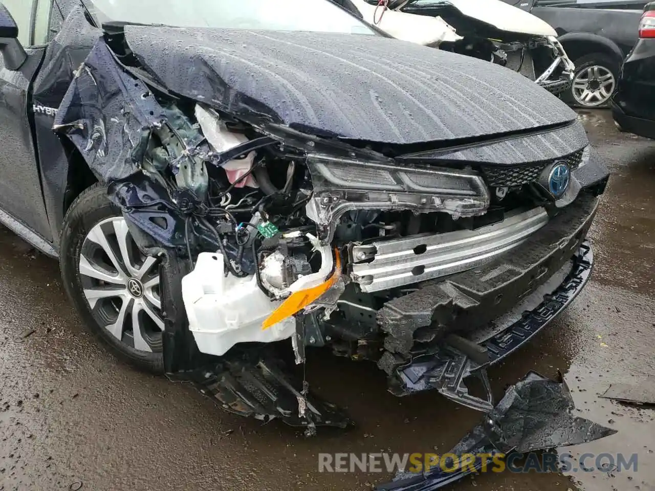 9 Photograph of a damaged car JTDEAMDE1MJ022167 TOYOTA COROLLA 2021