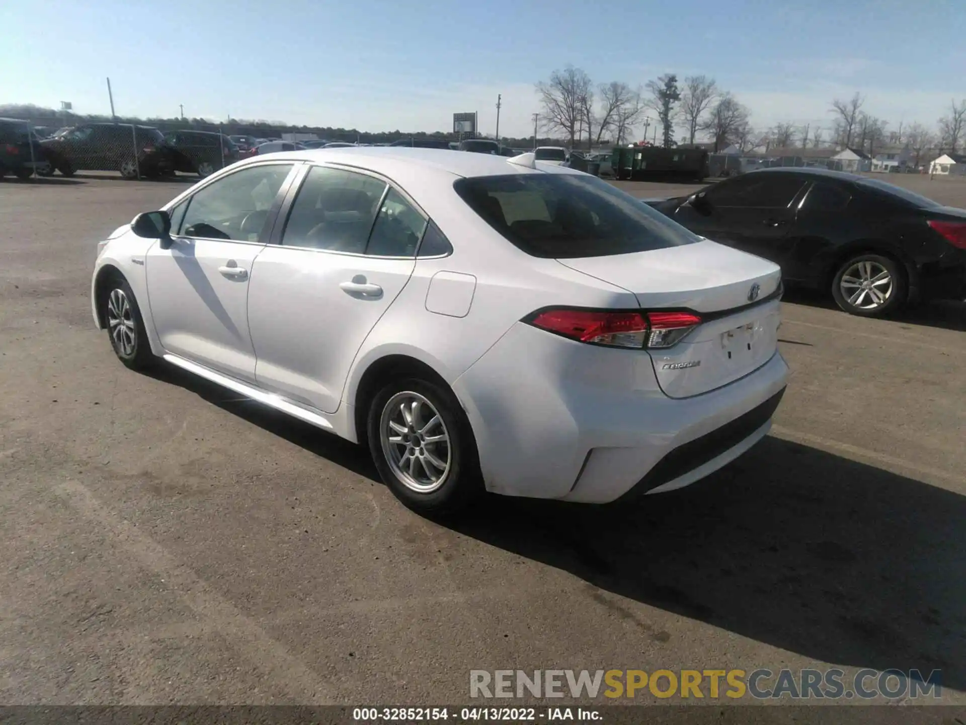 3 Photograph of a damaged car JTDEAMDE1MJ025988 TOYOTA COROLLA 2021