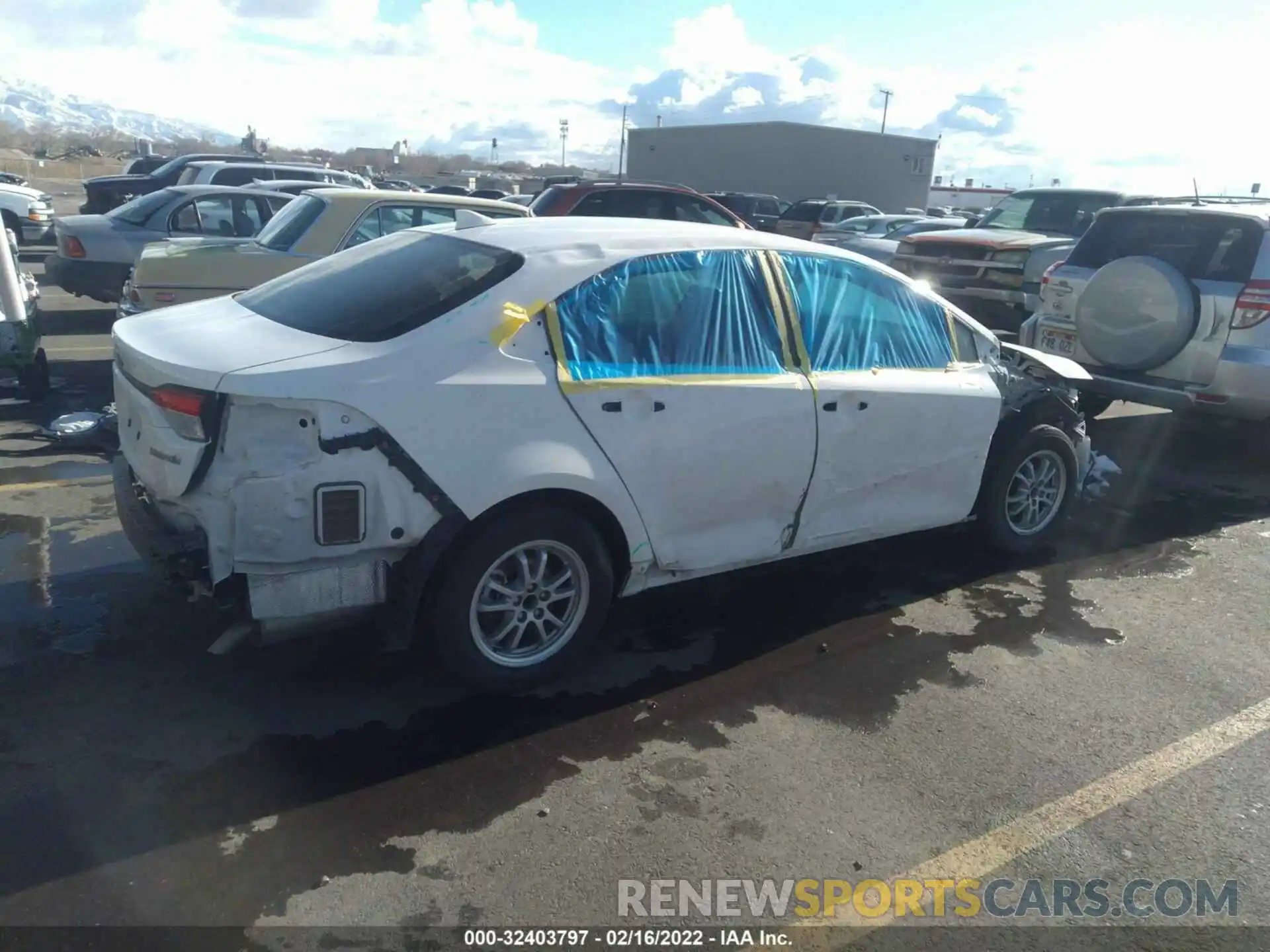 4 Photograph of a damaged car JTDEAMDE2MJ000257 TOYOTA COROLLA 2021