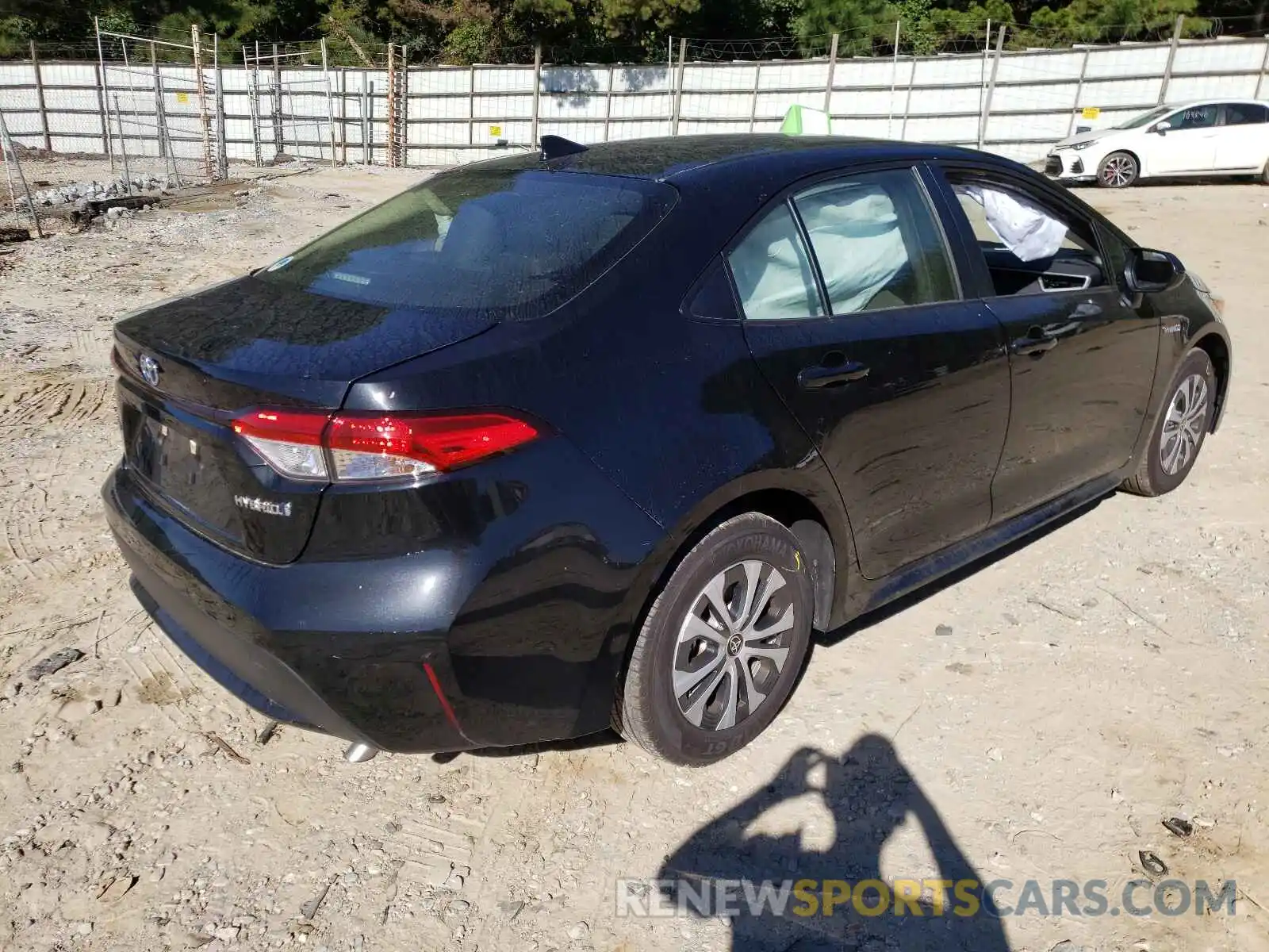 4 Photograph of a damaged car JTDEAMDE2MJ006334 TOYOTA COROLLA 2021