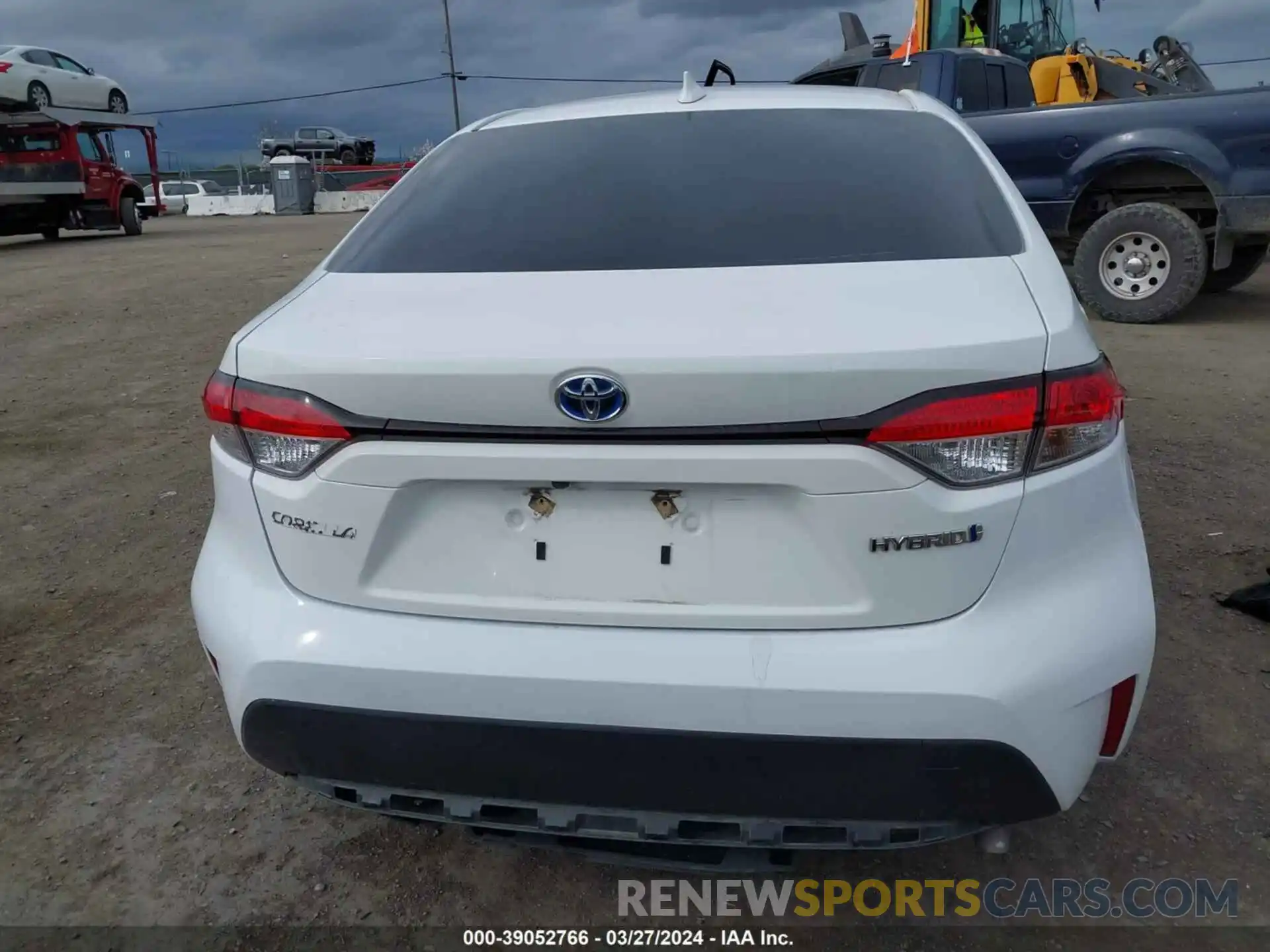 17 Photograph of a damaged car JTDEAMDE2MJ011081 TOYOTA COROLLA 2021