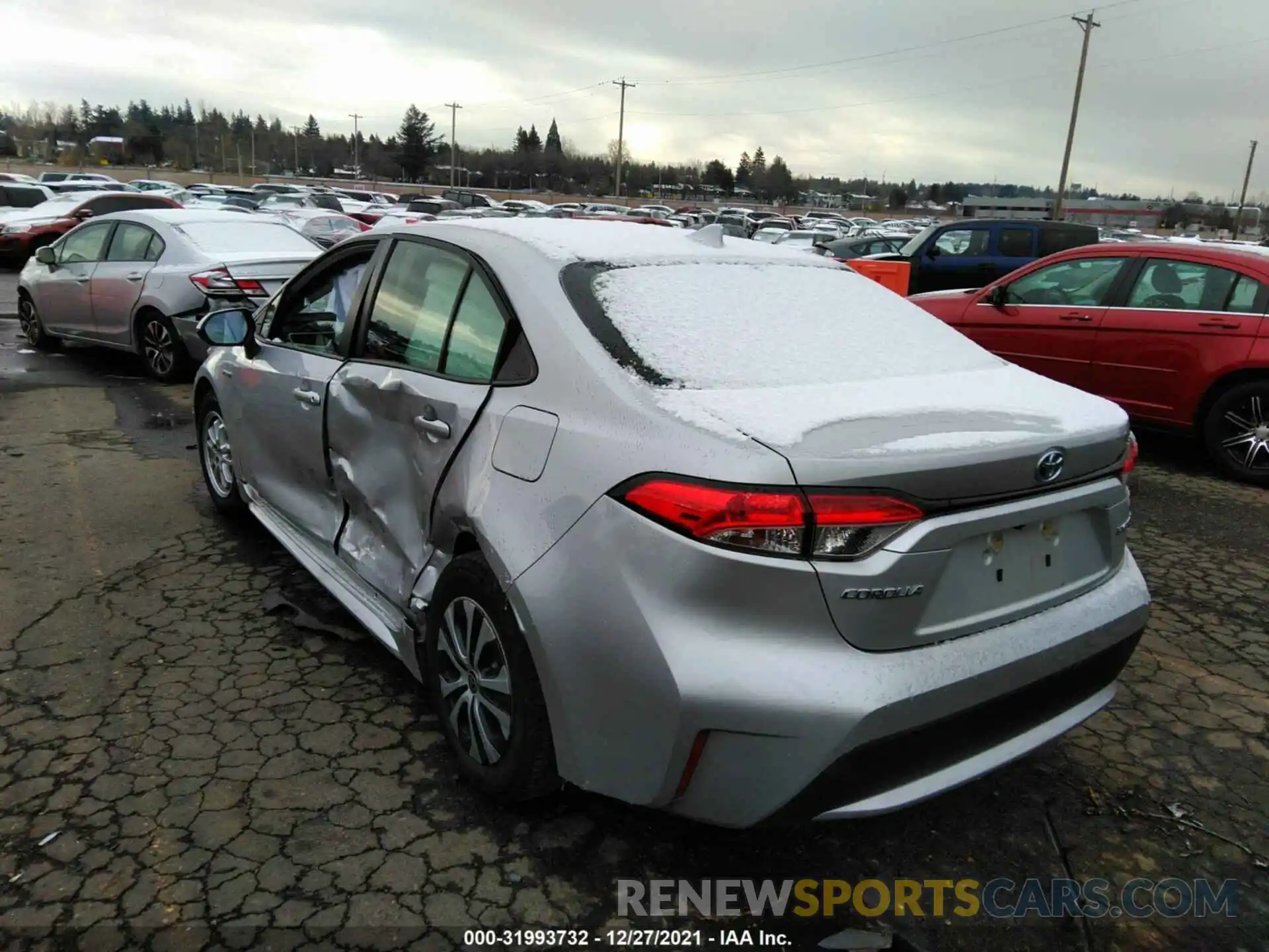 3 Photograph of a damaged car JTDEAMDE2MJ016121 TOYOTA COROLLA 2021