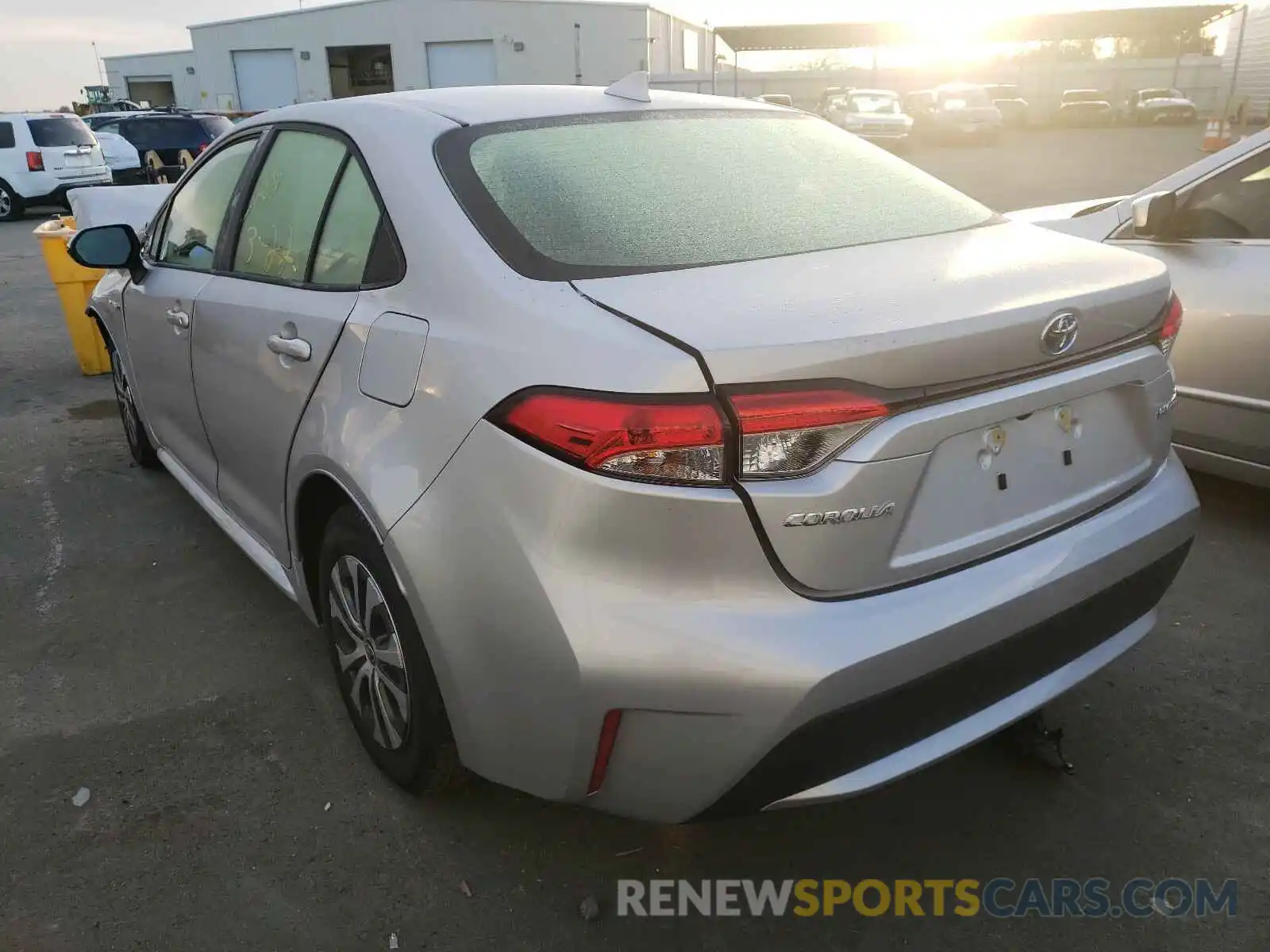 3 Photograph of a damaged car JTDEAMDE2MJ018418 TOYOTA COROLLA 2021