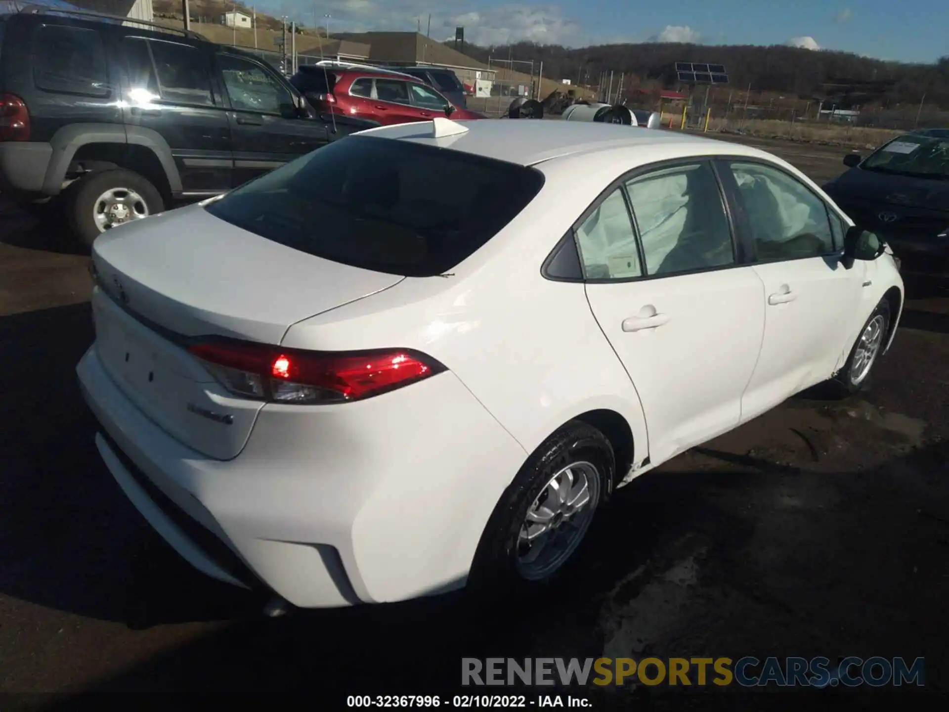 4 Photograph of a damaged car JTDEAMDE2MJ021433 TOYOTA COROLLA 2021