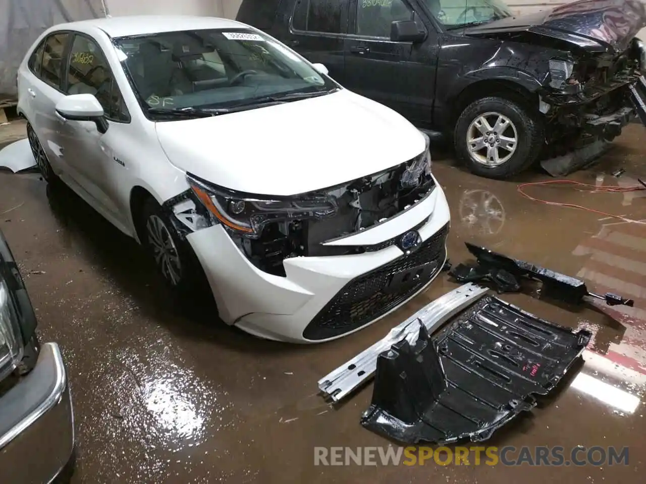 1 Photograph of a damaged car JTDEAMDE2MJ024252 TOYOTA COROLLA 2021