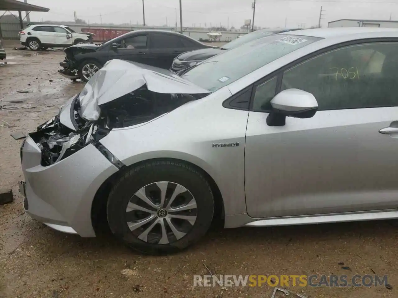 9 Photograph of a damaged car JTDEAMDE2MJ032836 TOYOTA COROLLA 2021