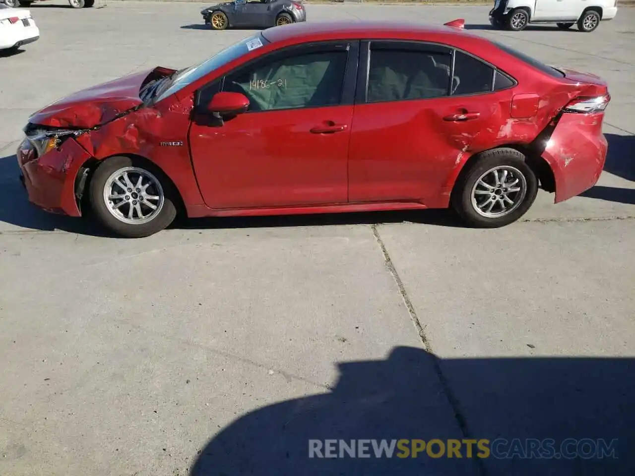 9 Photograph of a damaged car JTDEAMDE2MJ035137 TOYOTA COROLLA 2021