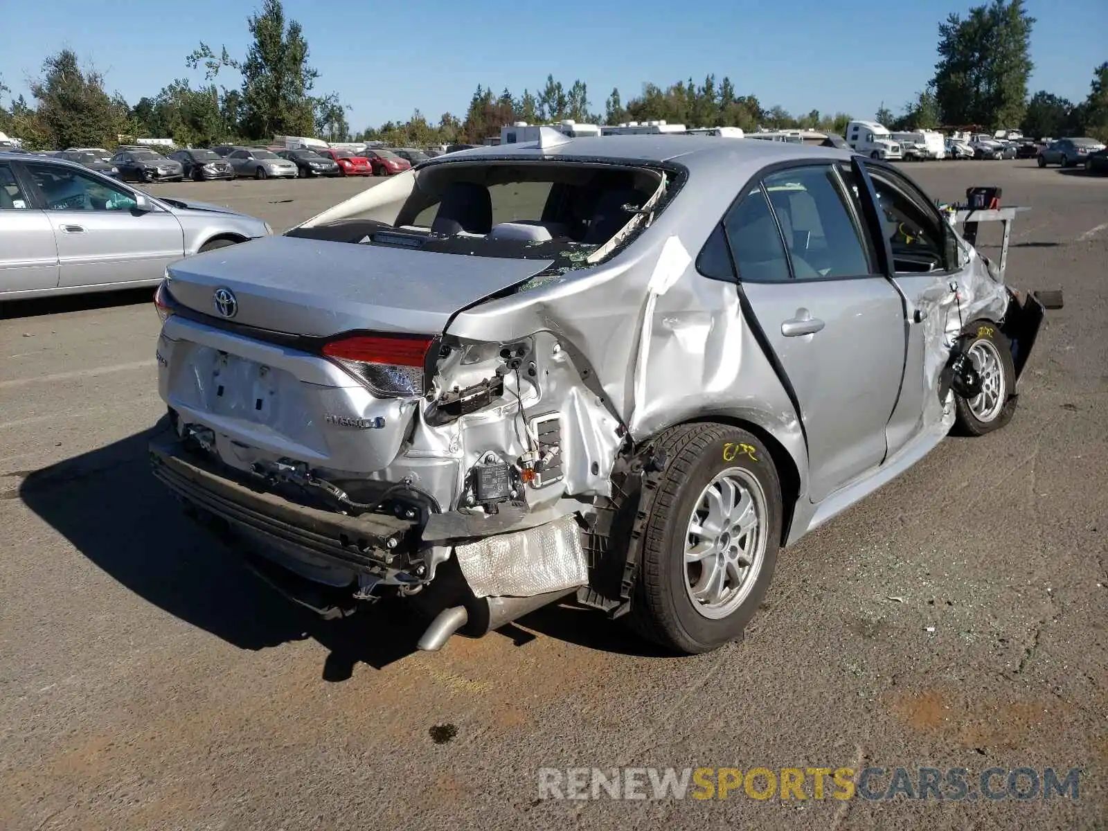 4 Photograph of a damaged car JTDEAMDE3MJ004902 TOYOTA COROLLA 2021