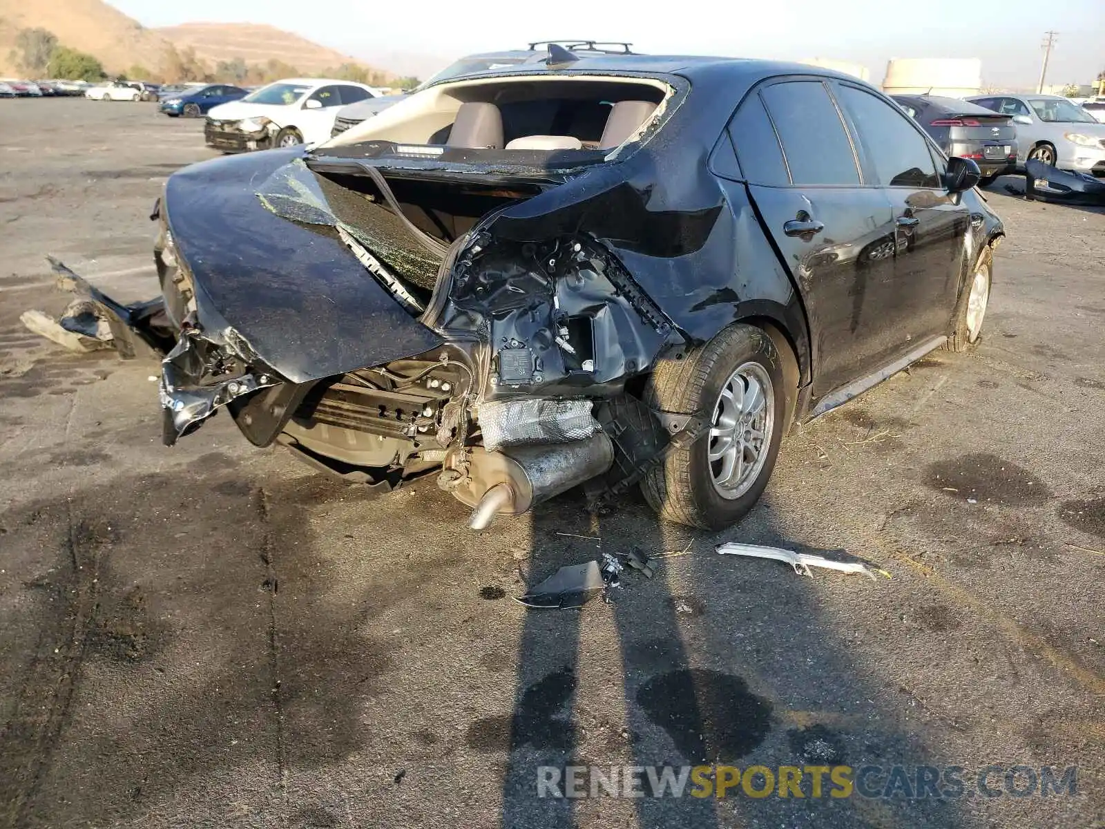 4 Photograph of a damaged car JTDEAMDE3MJ010957 TOYOTA COROLLA 2021