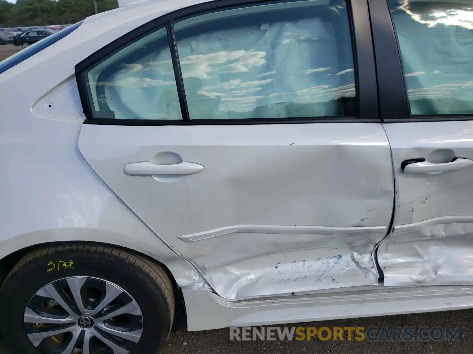 6 Photograph of a damaged car JTDEAMDE3MJ014569 TOYOTA COROLLA 2021