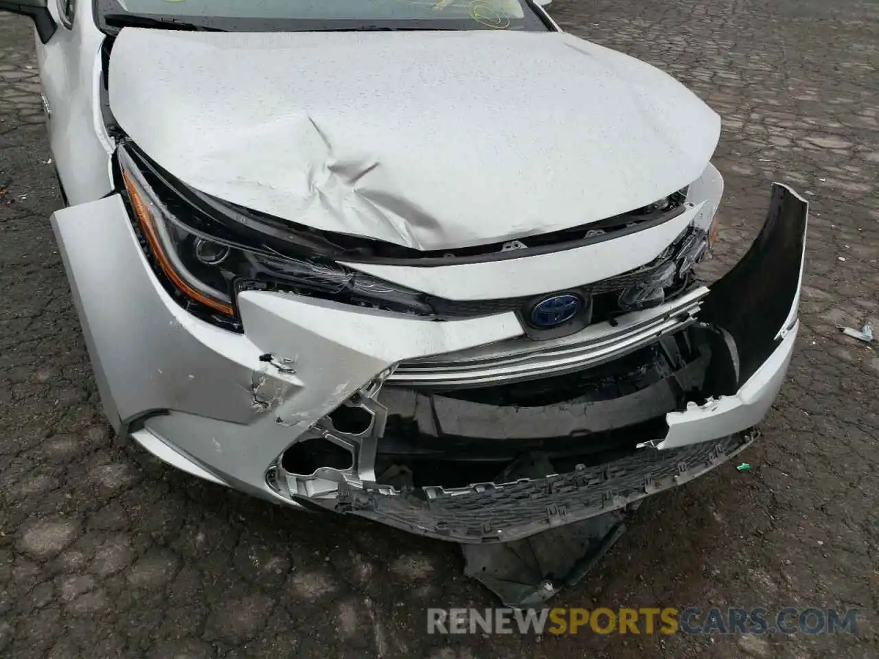 9 Photograph of a damaged car JTDEAMDE3MJ017021 TOYOTA COROLLA 2021