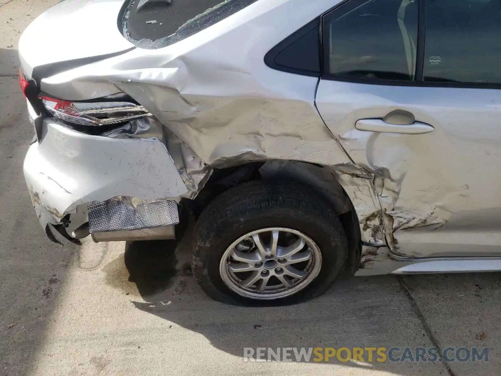 9 Photograph of a damaged car JTDEAMDE3MJ020419 TOYOTA COROLLA 2021