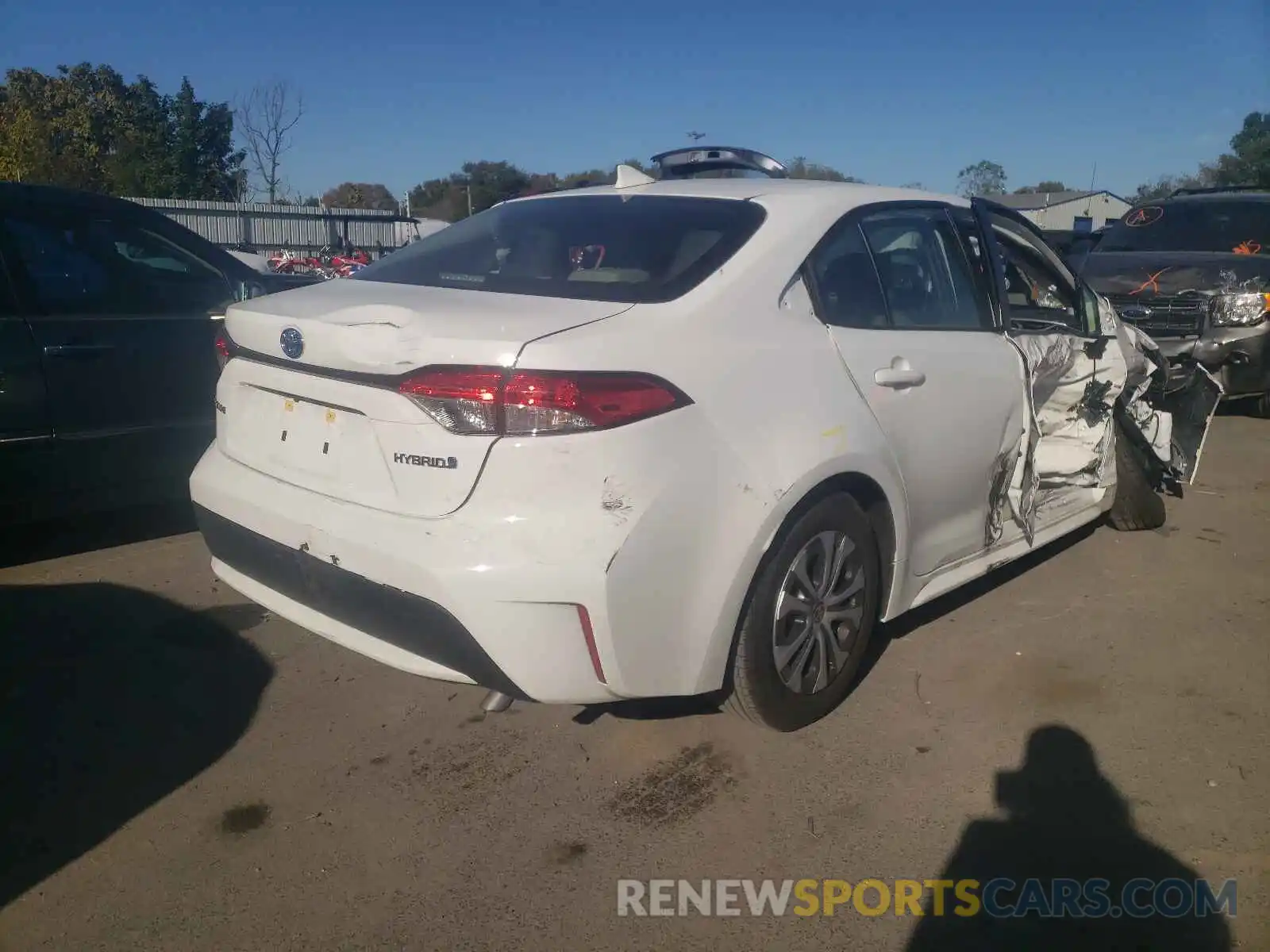 4 Photograph of a damaged car JTDEAMDE3MJ029332 TOYOTA COROLLA 2021