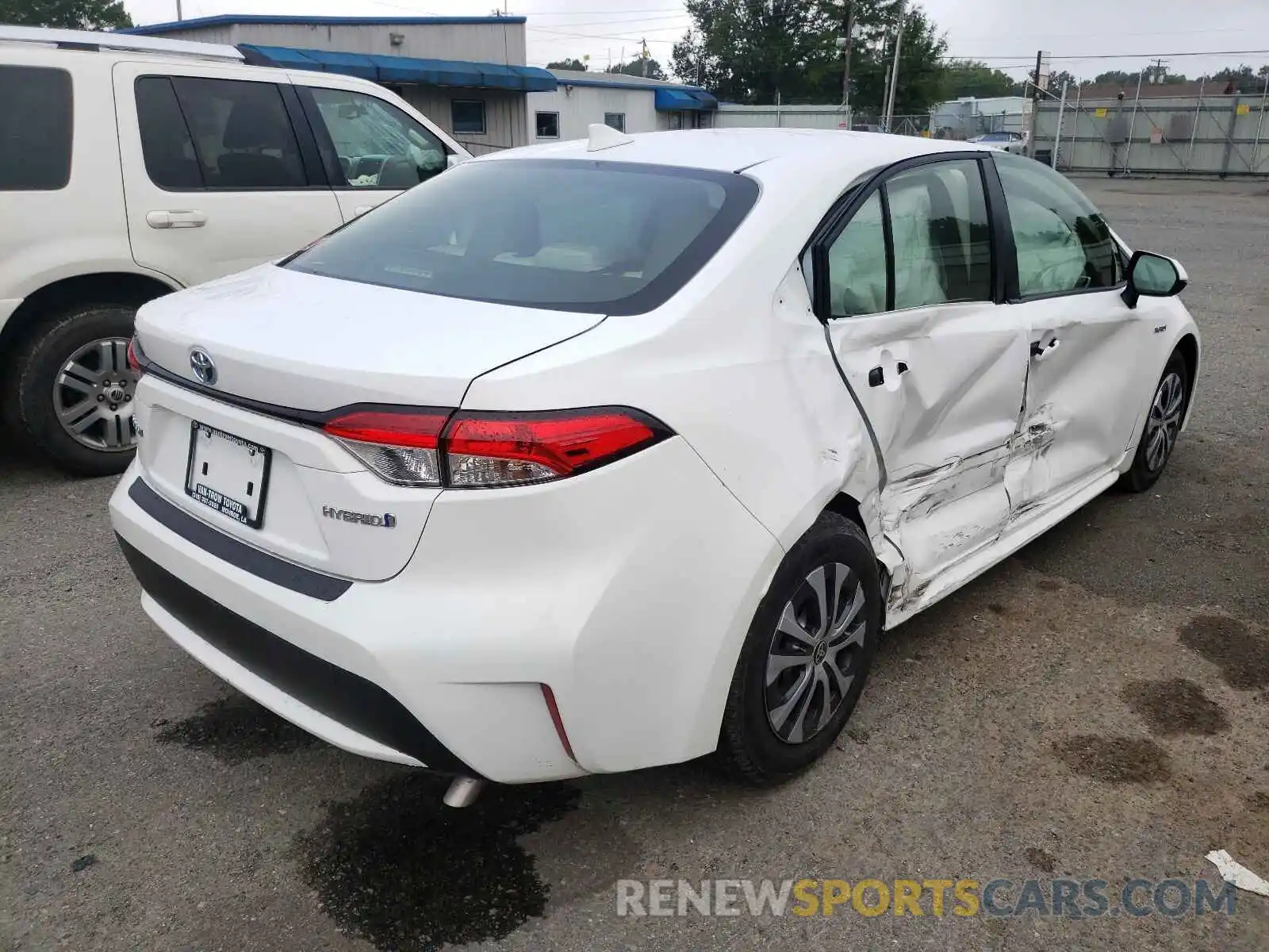 4 Photograph of a damaged car JTDEAMDE3MJ030951 TOYOTA COROLLA 2021