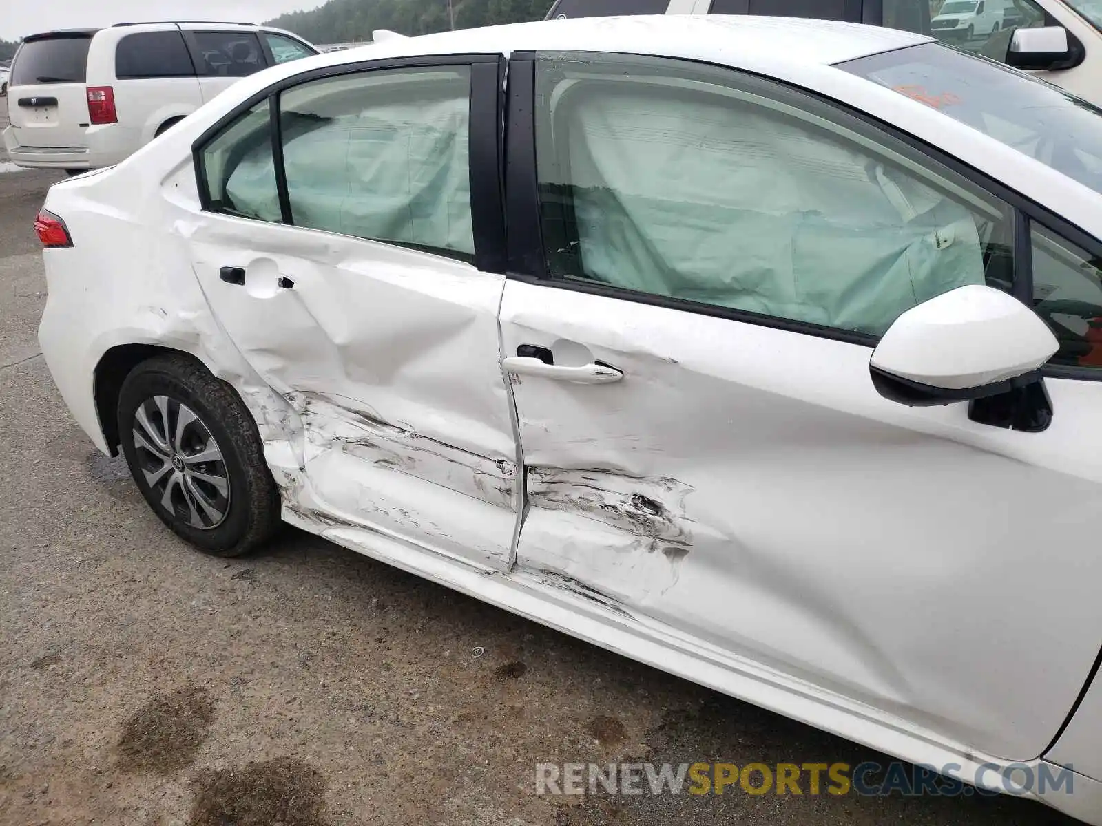 9 Photograph of a damaged car JTDEAMDE3MJ030951 TOYOTA COROLLA 2021