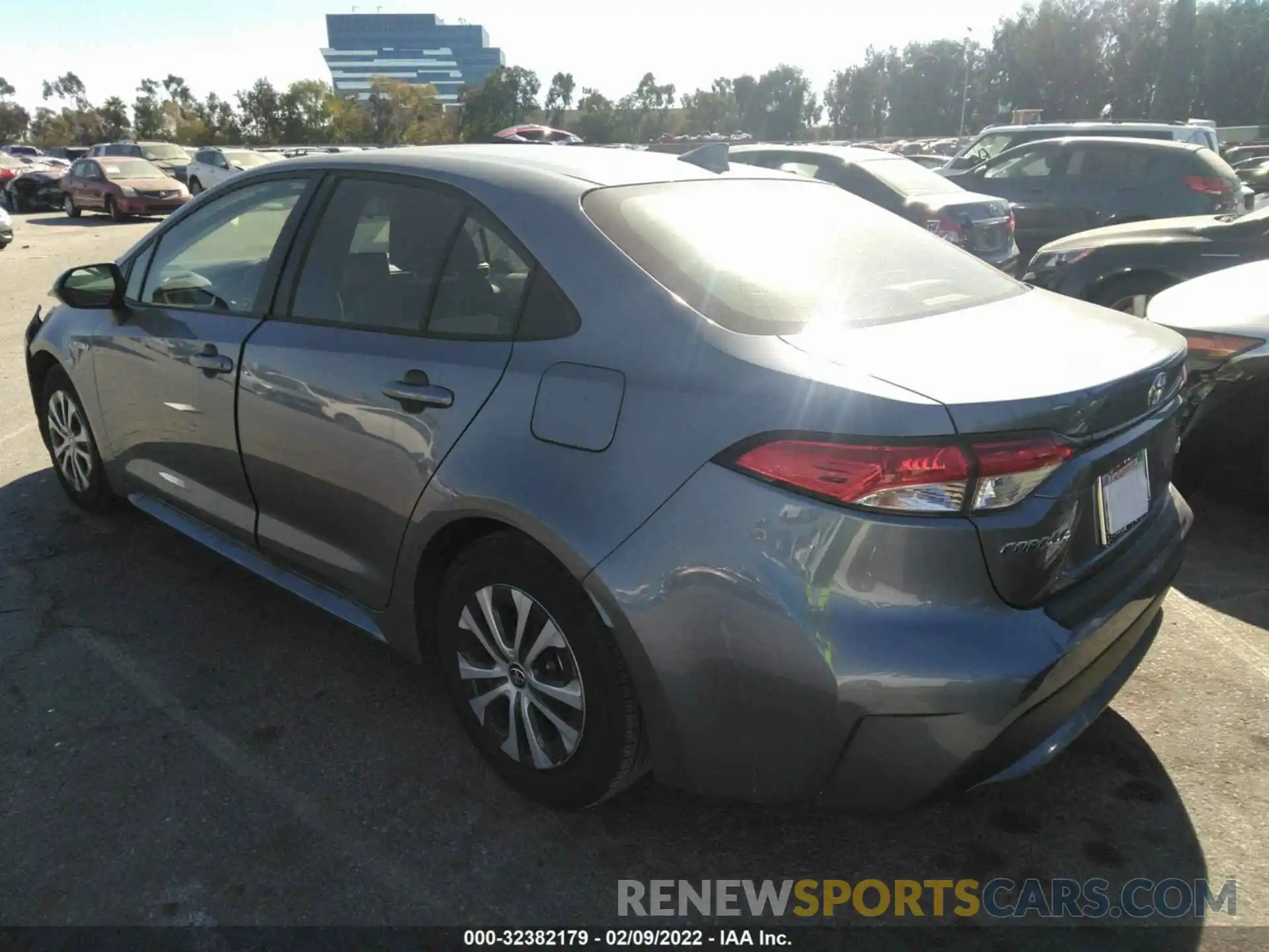 3 Photograph of a damaged car JTDEAMDE3MJ031873 TOYOTA COROLLA 2021